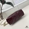 693046f0f09edb6de4c4df54 Chanel CHANEL 24A Handle Lunchbox Bag