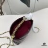 693046f1f09edb6de4c4df56 Chanel CHANEL 24A Handle Lunchbox Bag