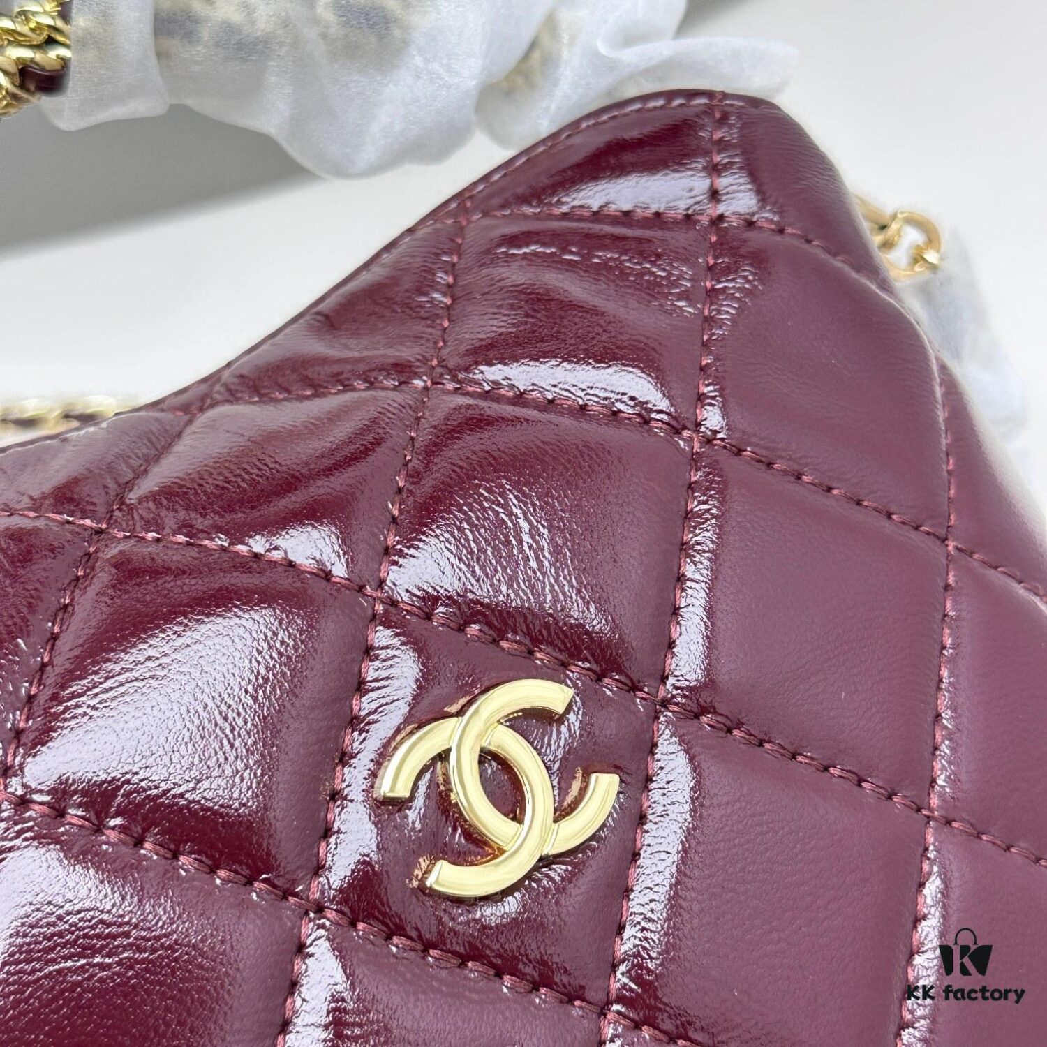 693046f2f09edb6de4c4df58 Chanel CHANEL 24A Handle Lunchbox Bag