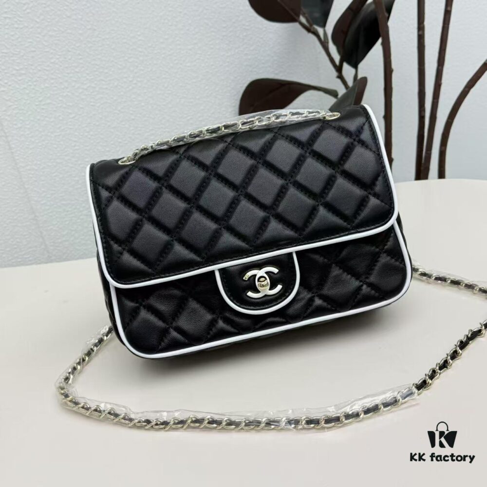 693047d6f09edb6de4c4dffe CHANEL 25P Panda Spring-Summer Collection Black and White Calfskin with Gold Hardware