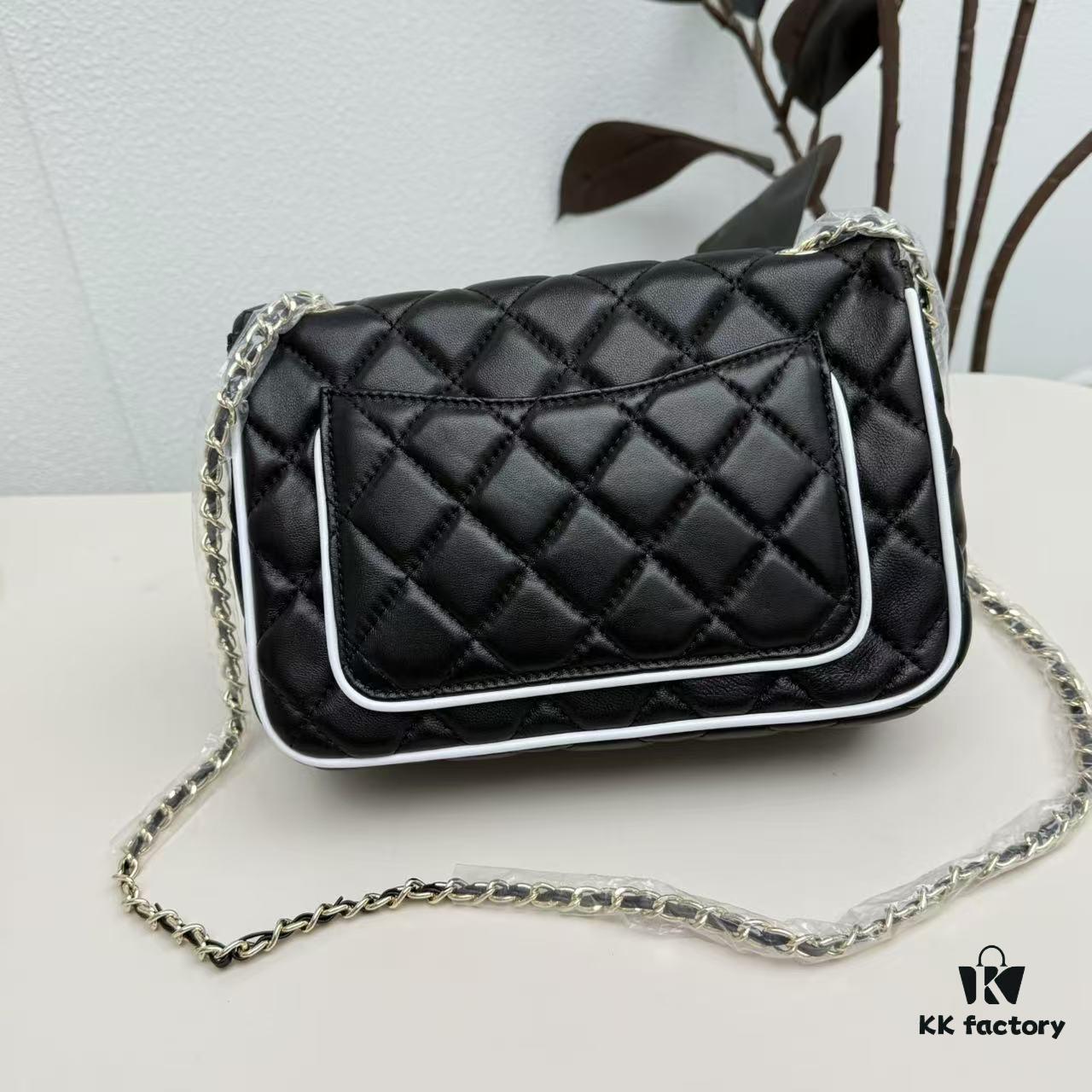 693047d8f09edb6de4c4dfff CHANEL 25P Panda Spring-Summer Collection Black and White Calfskin with Gold Hardware