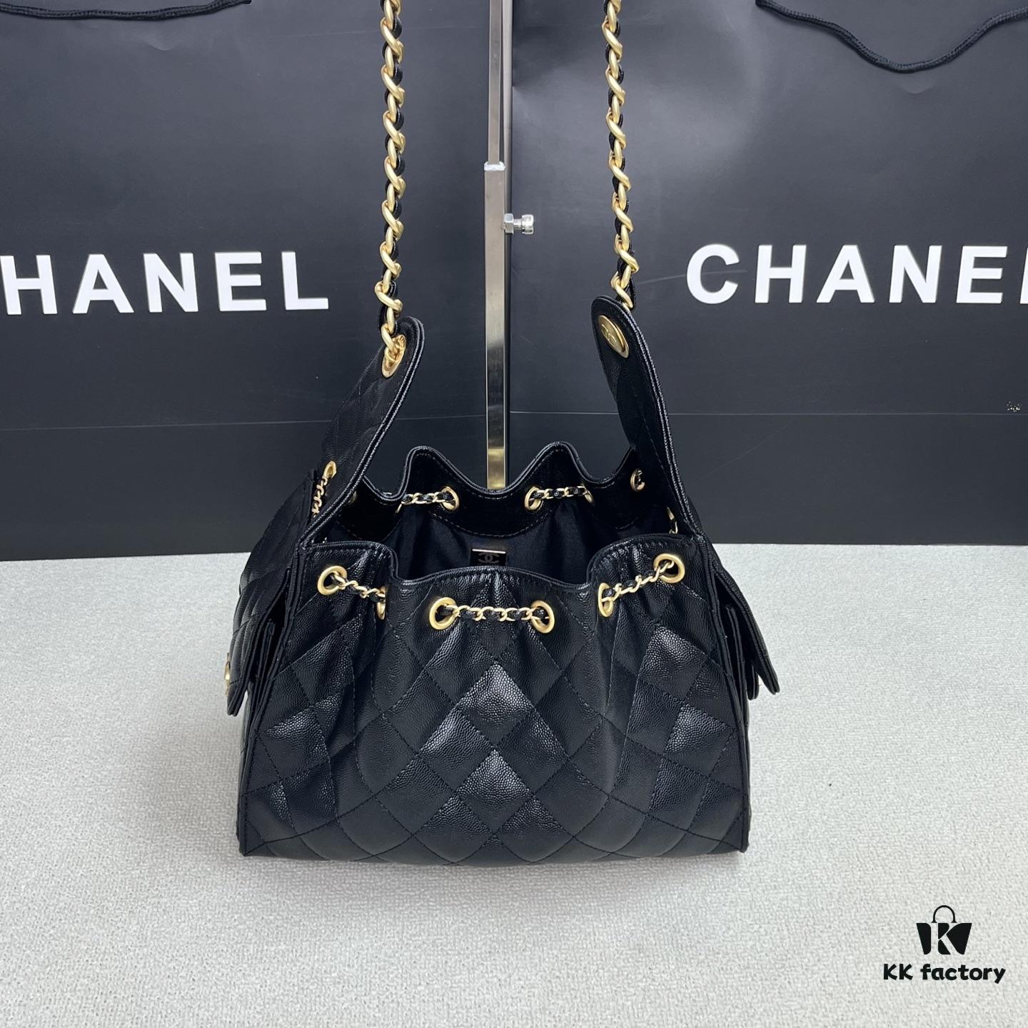 69304805f09edb6de4c4e01c Top Quality Original Chanel 25C Hobo Bag - Grained Leather Shoulder Bag with Vintage Gold-Tone Buckle Drawstring Design