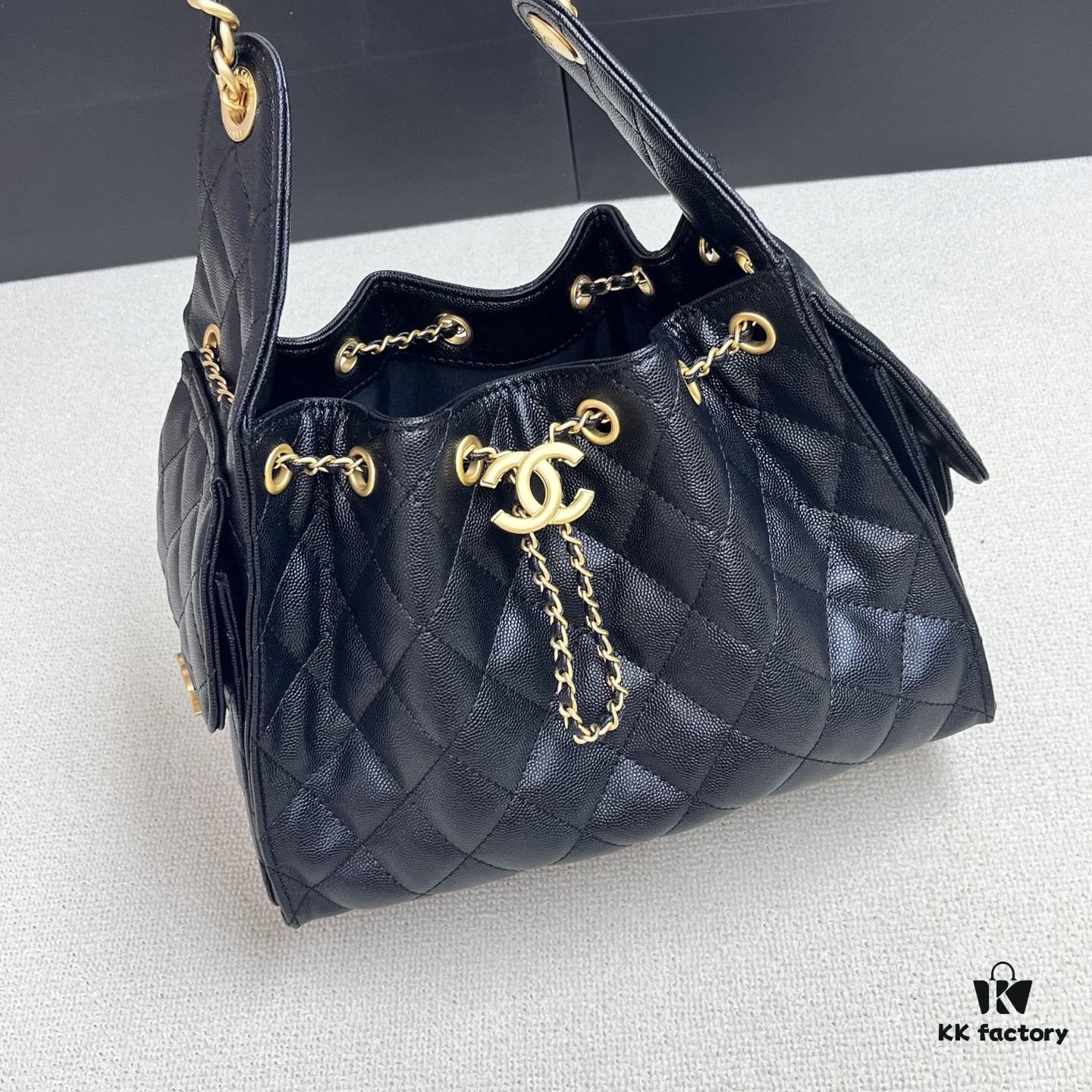 69304806f09edb6de4c4e01e Top Quality Original Chanel 25C Hobo Bag - Grained Leather Shoulder Bag with Vintage Gold-Tone Buckle Drawstring Design