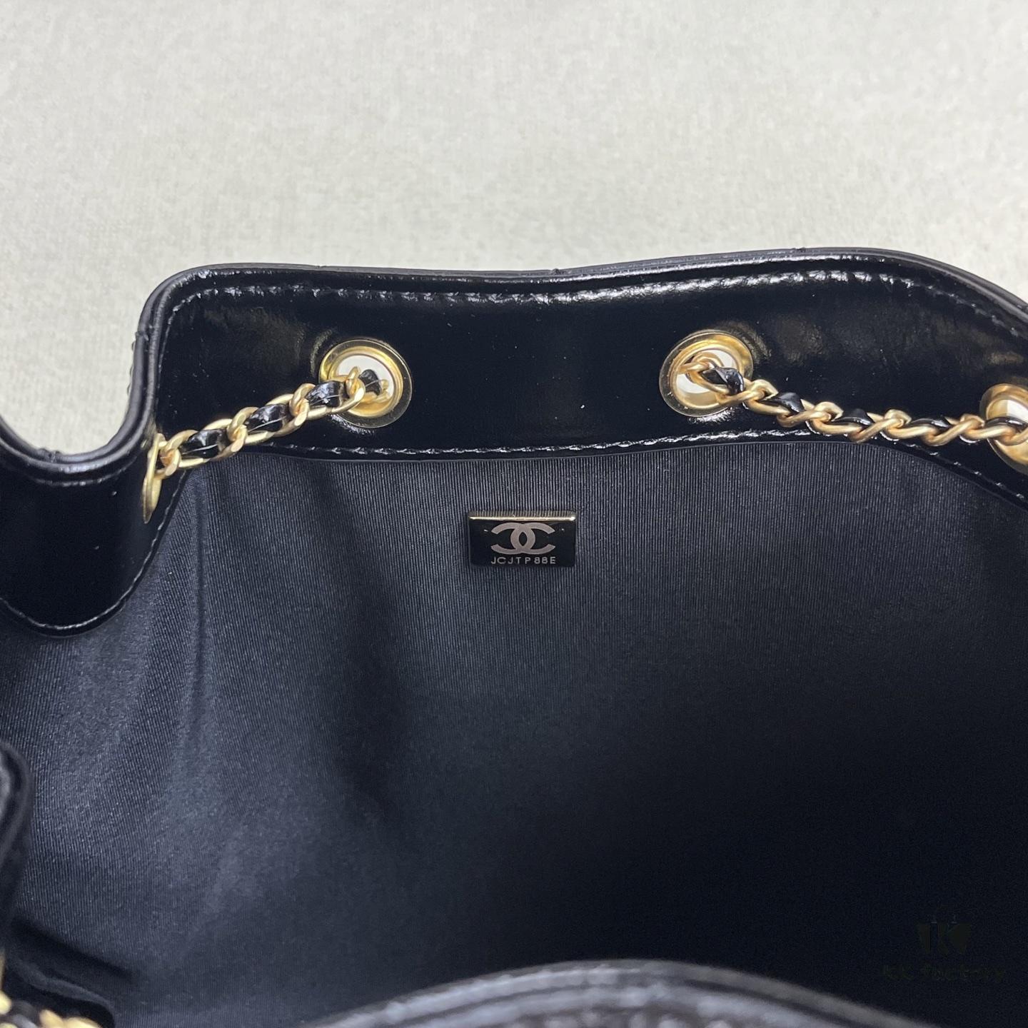 6930481cf09edb6de4c4e033 Top-Grade Authentic Chanel 25C Oil-Waxed Leather Hobo Bag - Mini Vintage Bucket Shoulder Bag with Retro Gold-Tone Buckle Drawstring, Quilted Design, Classic Chain Detail
