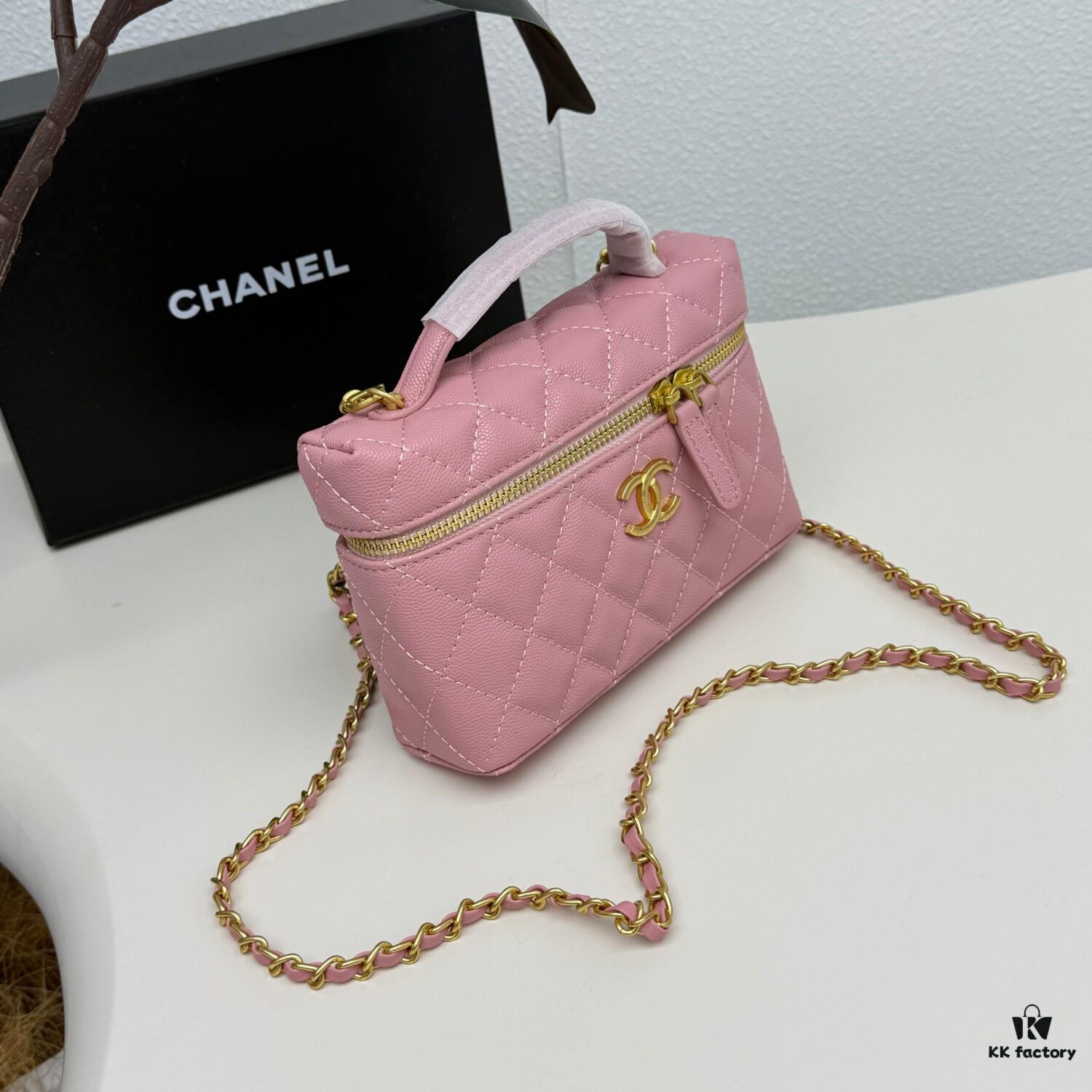 69304826f09edb6de4c4e03c Genuine Top Grain Calfskin CHANEL 25P Black Gold Brushed Logo Flat Box Bag