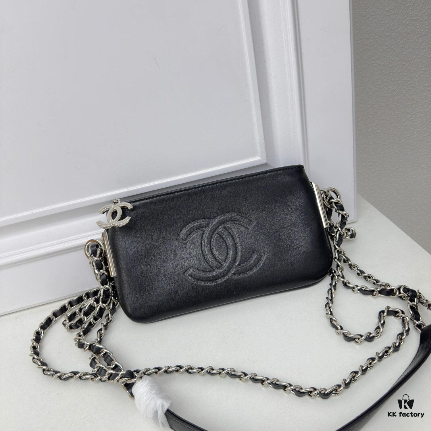 69304846f09edb6de4c4e050 Top Quality Genuine Top-Grain Leather Vintage Chanel Chain Bag, Lazy and Stylish, Perfectly Sized at 22 x 13cm