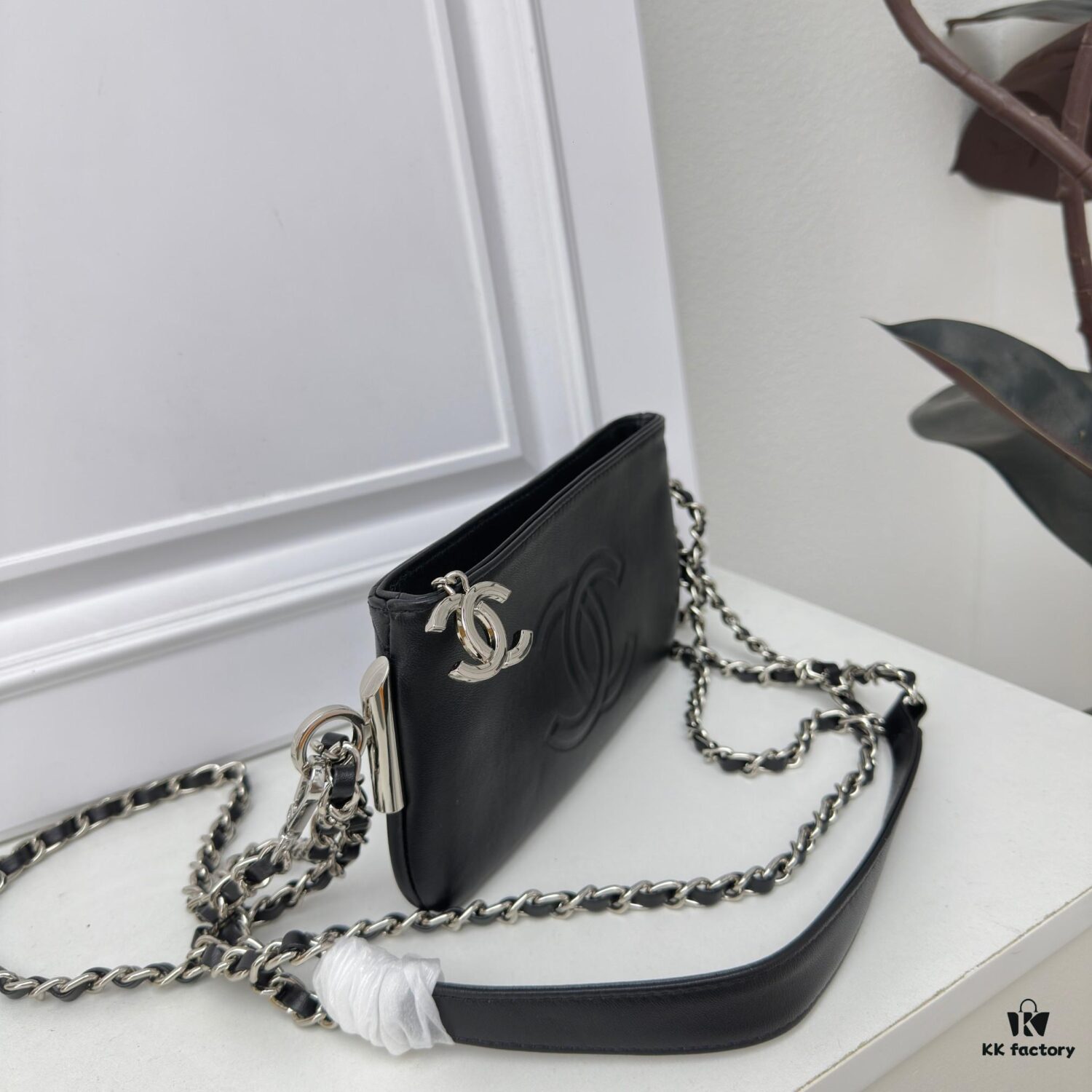 69304848f09edb6de4c4e051 Top Quality Genuine Top-Grain Leather Vintage Chanel Chain Bag, Lazy and Stylish, Perfectly Sized at 22 x 13cm