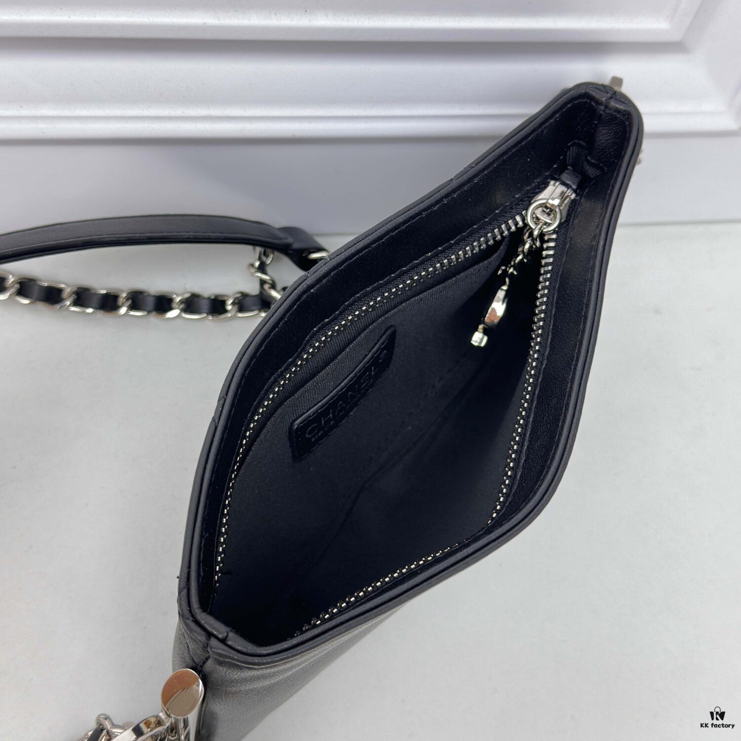 6930485af09edb6de4c4e05a Top Quality Genuine Top-Grain Leather Vintage Chanel Chain Bag, Lazy and Stylish, Perfectly Sized at 22 x 13cm