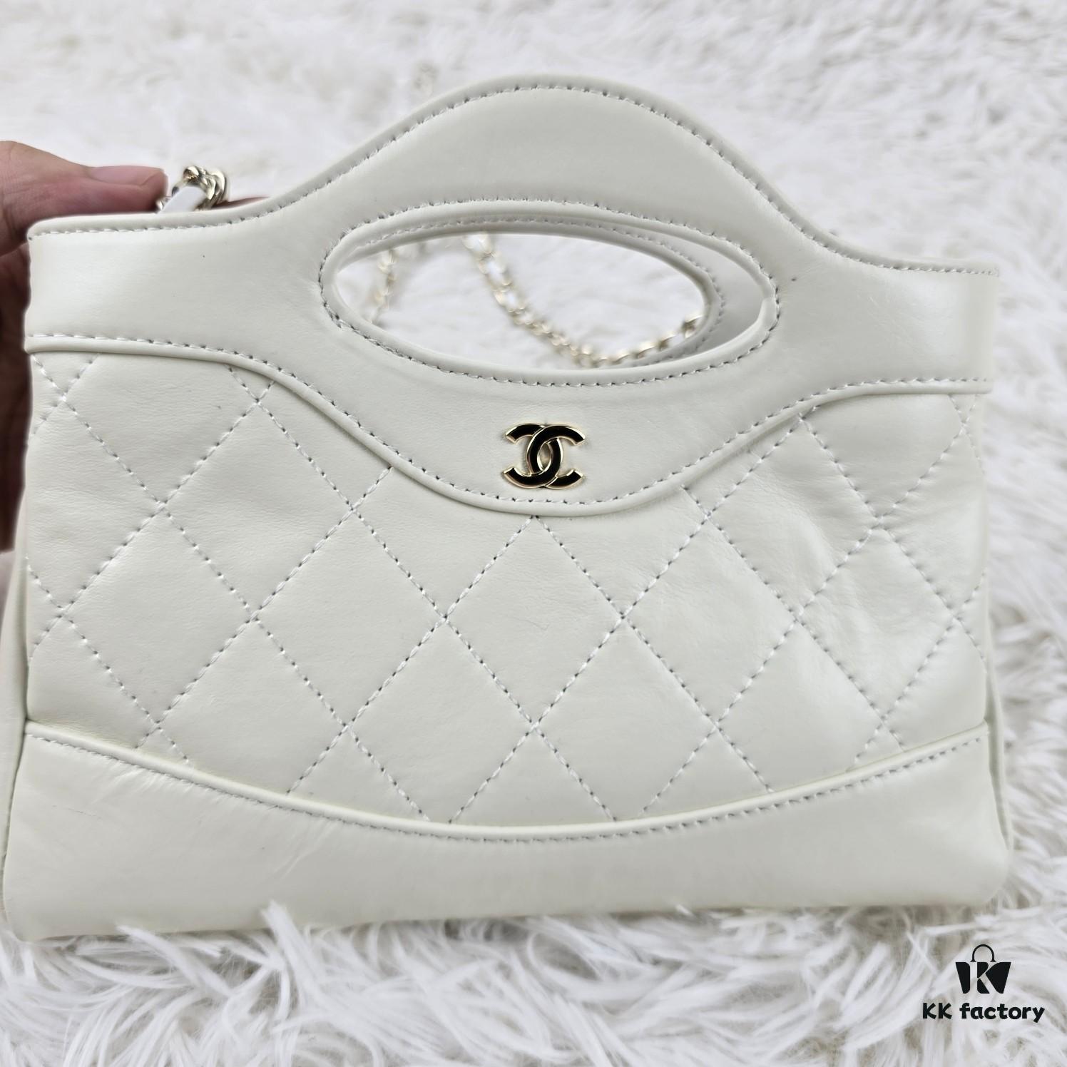 69304860f09edb6de4c4e05f Chanel 31 Bag Nano 24C