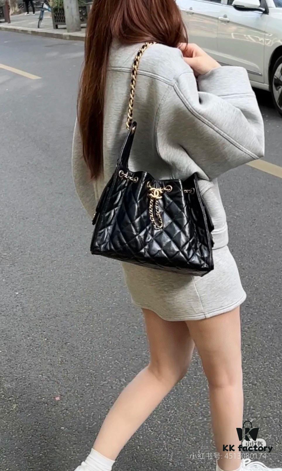 69304871f09edb6de4c4e06c New Chanel 25 Handbag