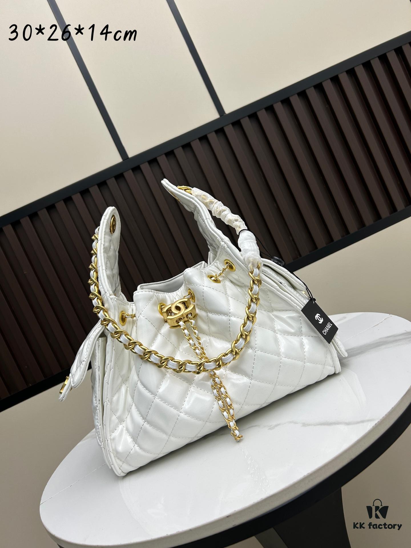 69304881f09edb6de4c4e07b New Chanel 25 Handbag