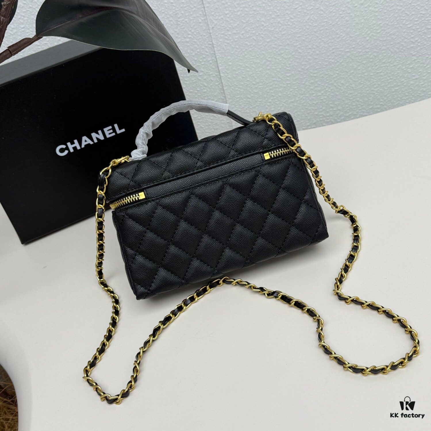 69304881f09edb6de4c4e07c CHANEL 25P Black and Gold Brushed Logo Flat Box Bag in Top-Grain Caviar Leather