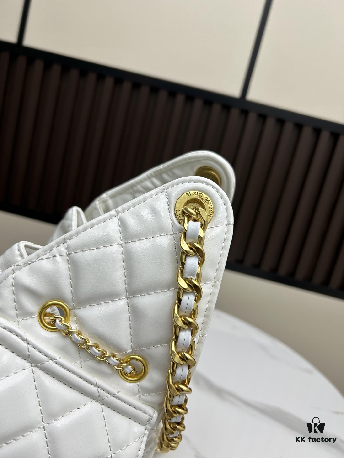 6930488af09edb6de4c4e084 New Chanel 25 Handbag