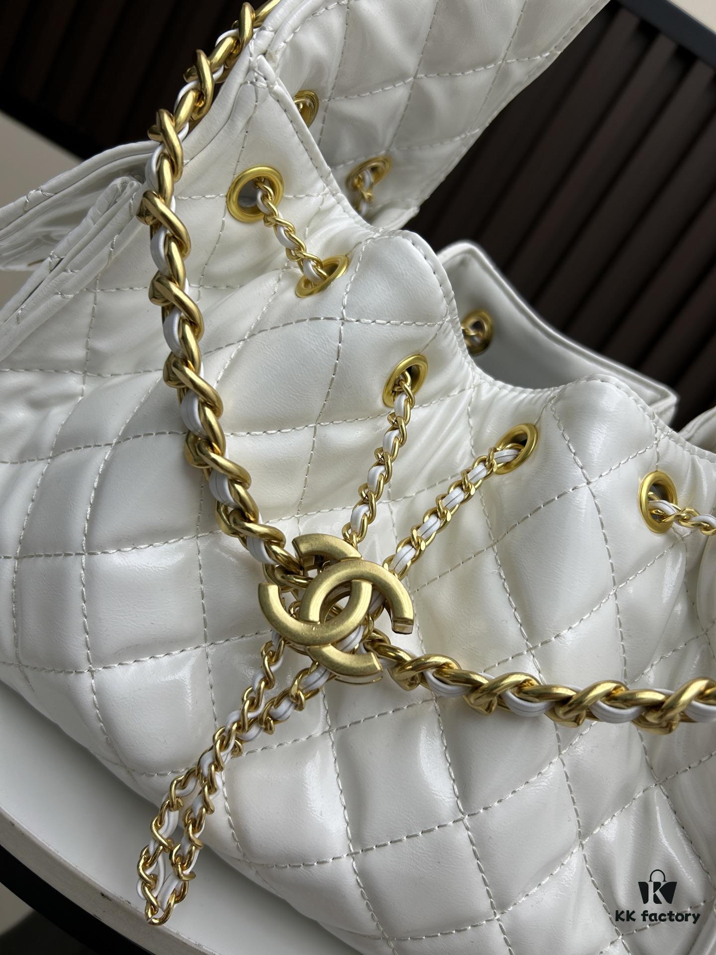 6930488ff09edb6de4c4e088 New Chanel 25 Handbag