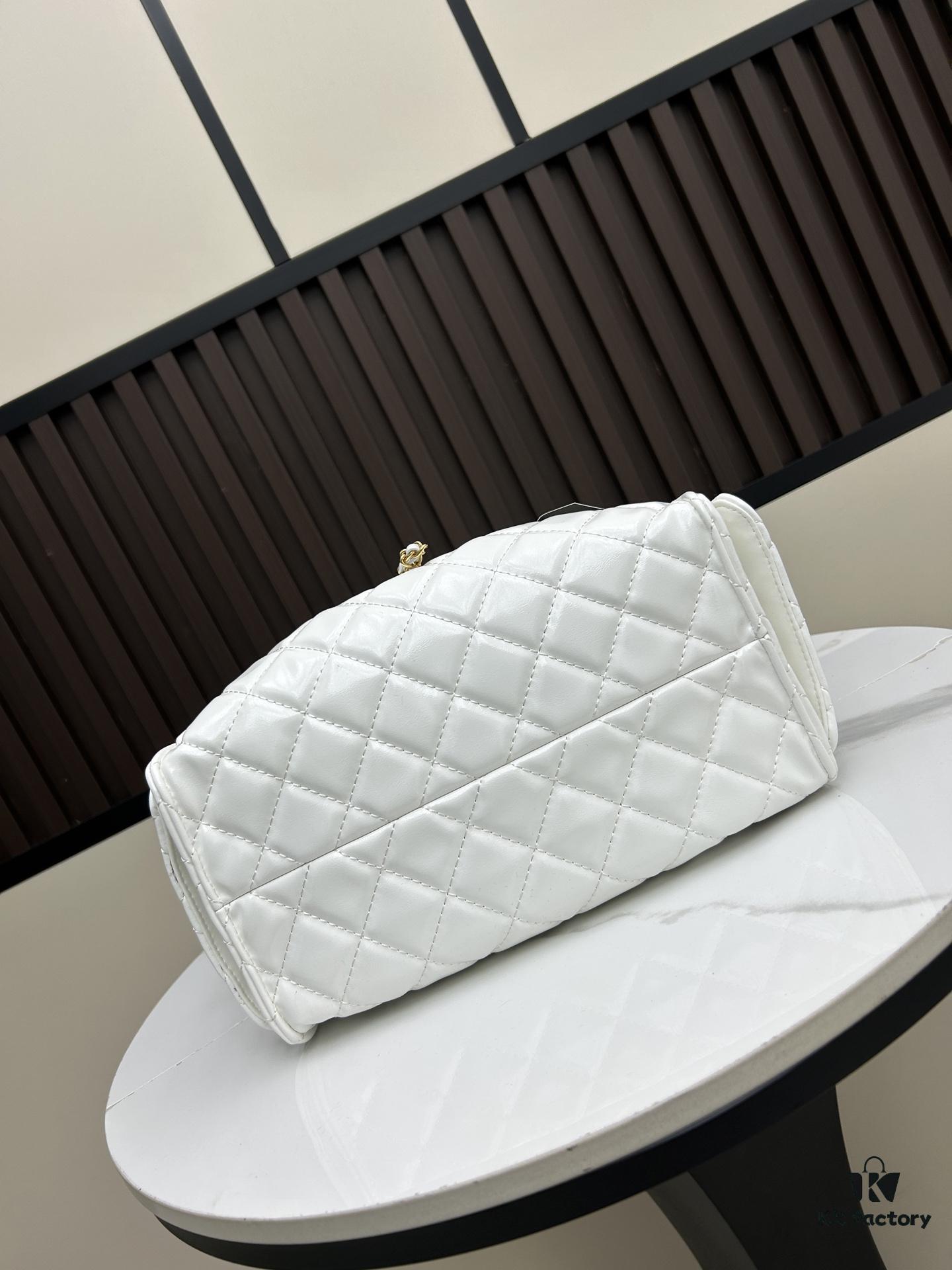 69304897f09edb6de4c4e08f New Chanel 25 Handbag