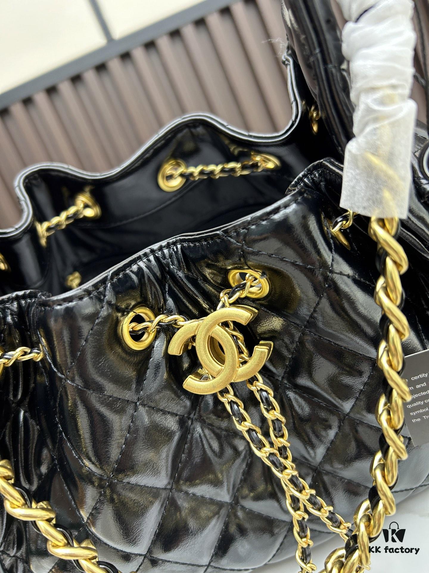 69304897f09edb6de4c4e090 New Chanel 25 Handbag