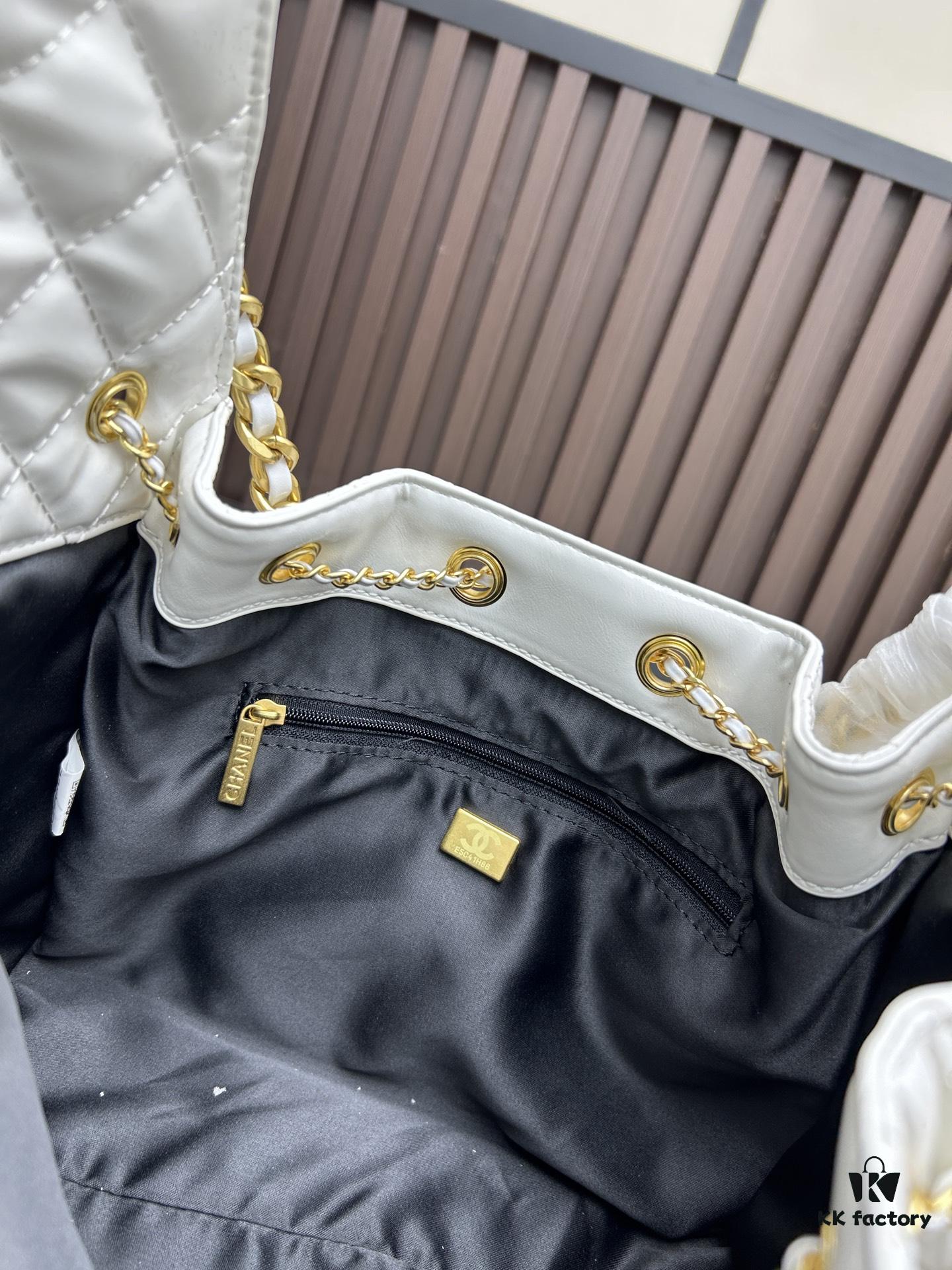 6930489ef09edb6de4c4e098 New Chanel 25 Handbag
