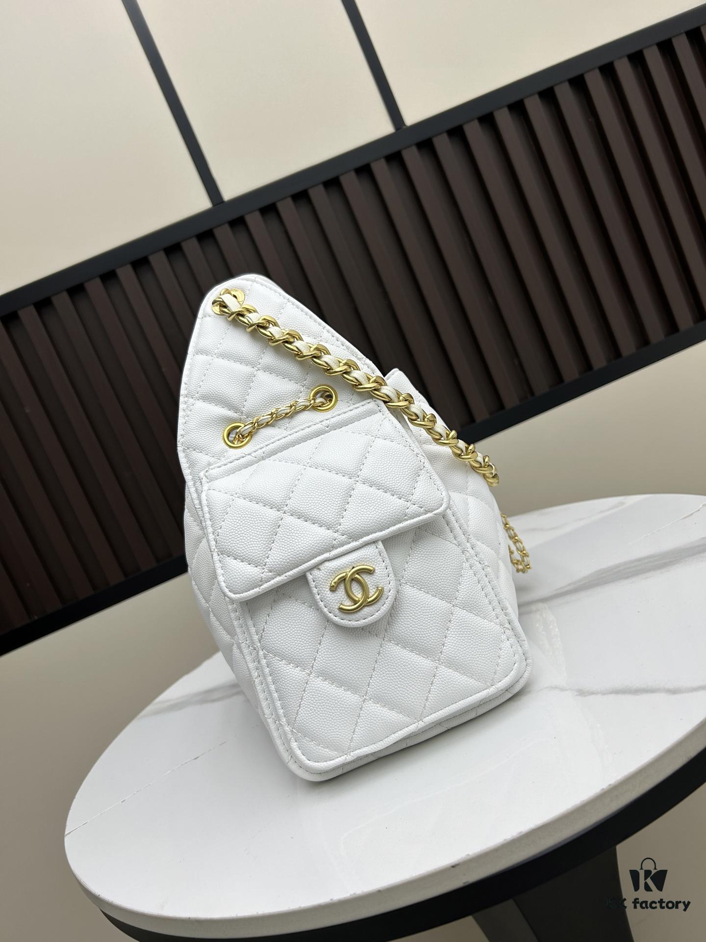 693048a0f09edb6de4c4e09a New Chanel 25 Handbag