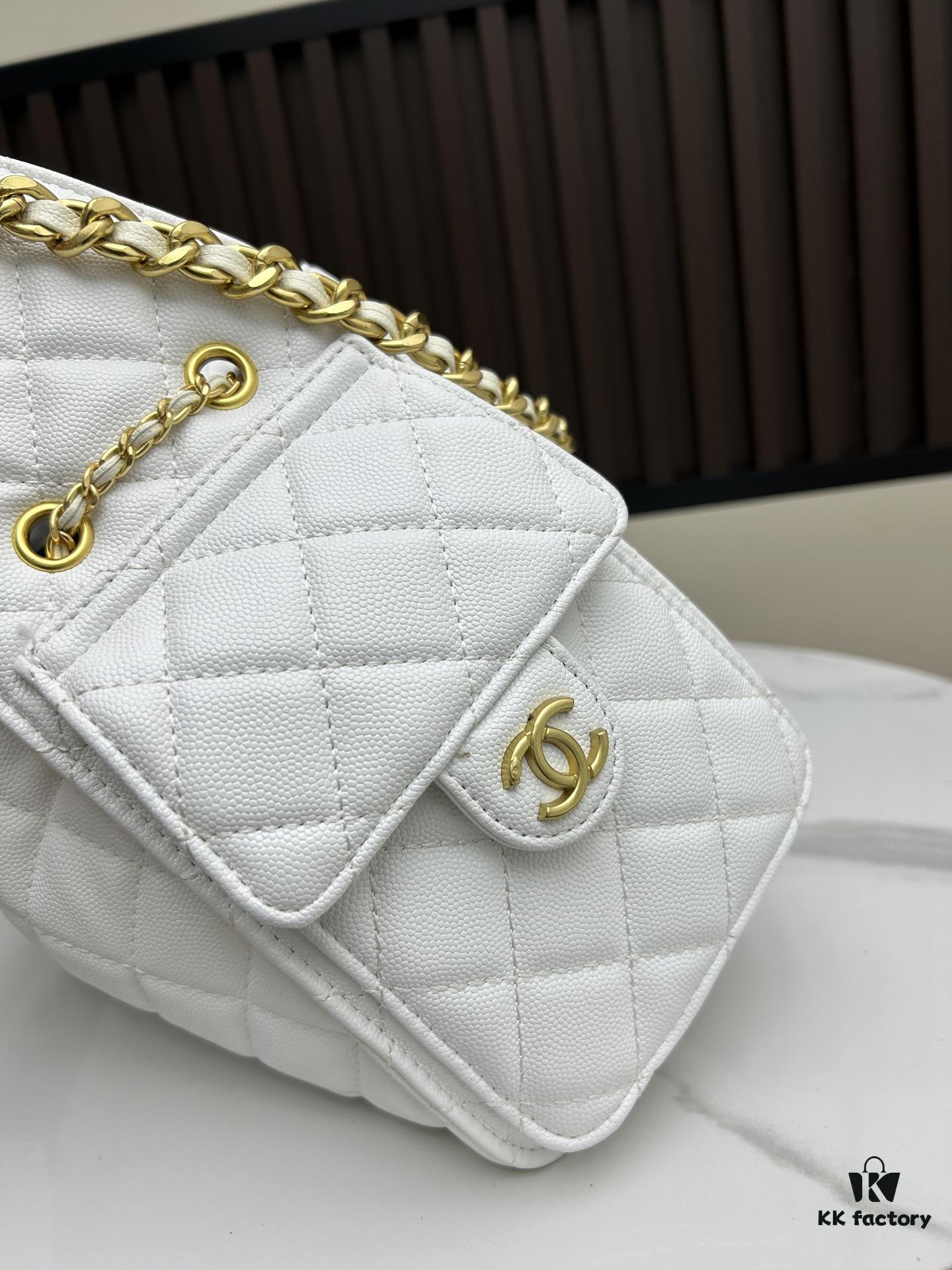 693048a2f09edb6de4c4e09d New Chanel 25 Handbag