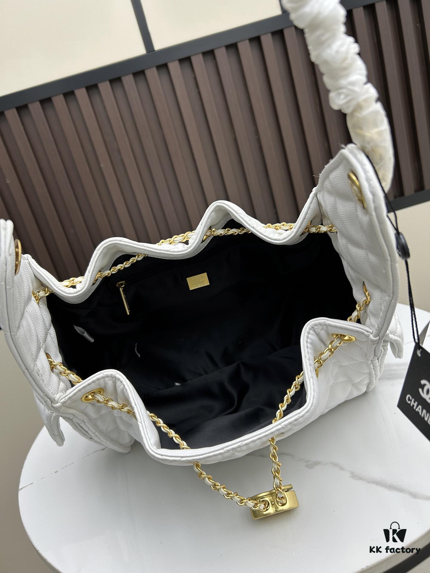 693048a5f09edb6de4c4e09f New Chanel 25 Handbag