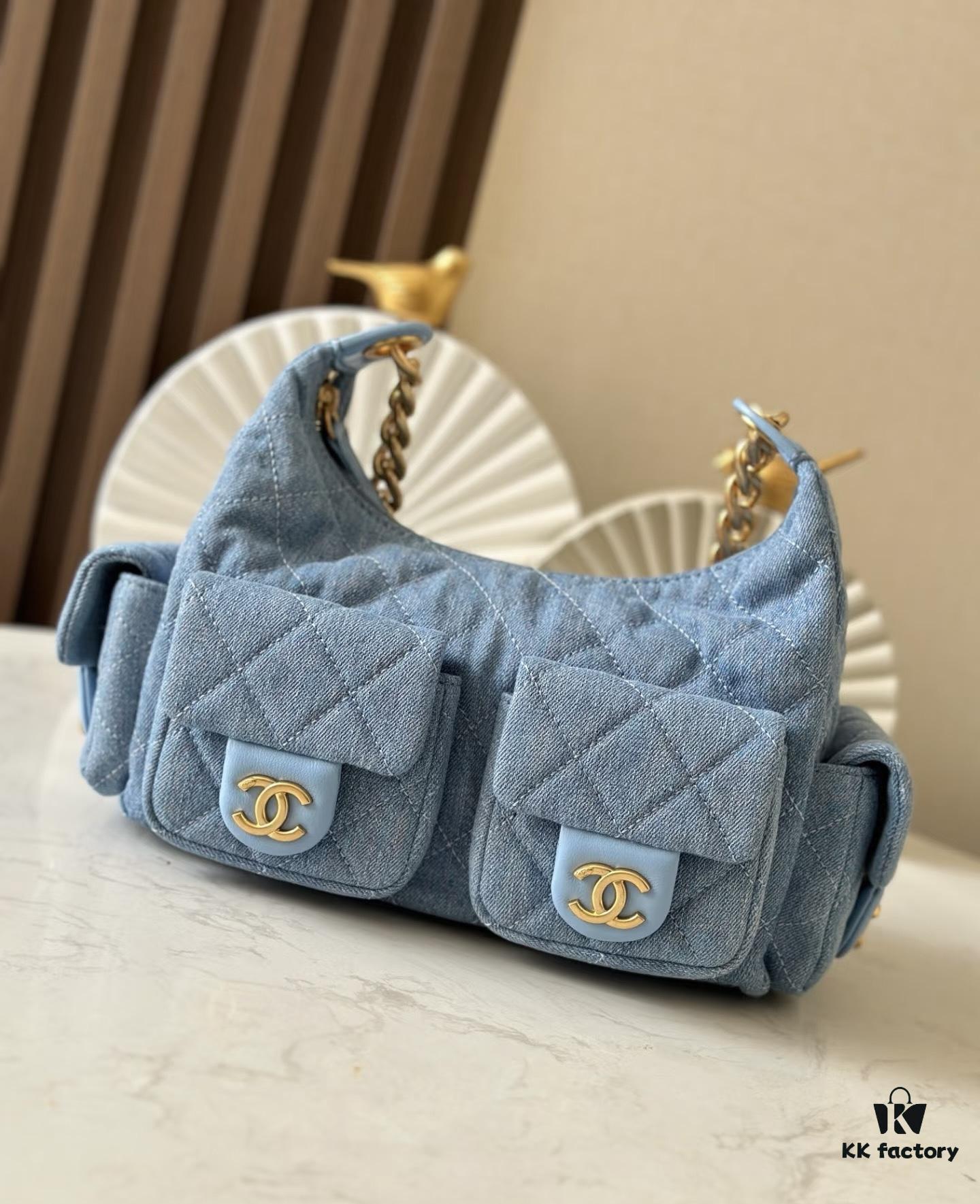 693048b6f09edb6de4c4e0b8 CHANEL Denim Bag