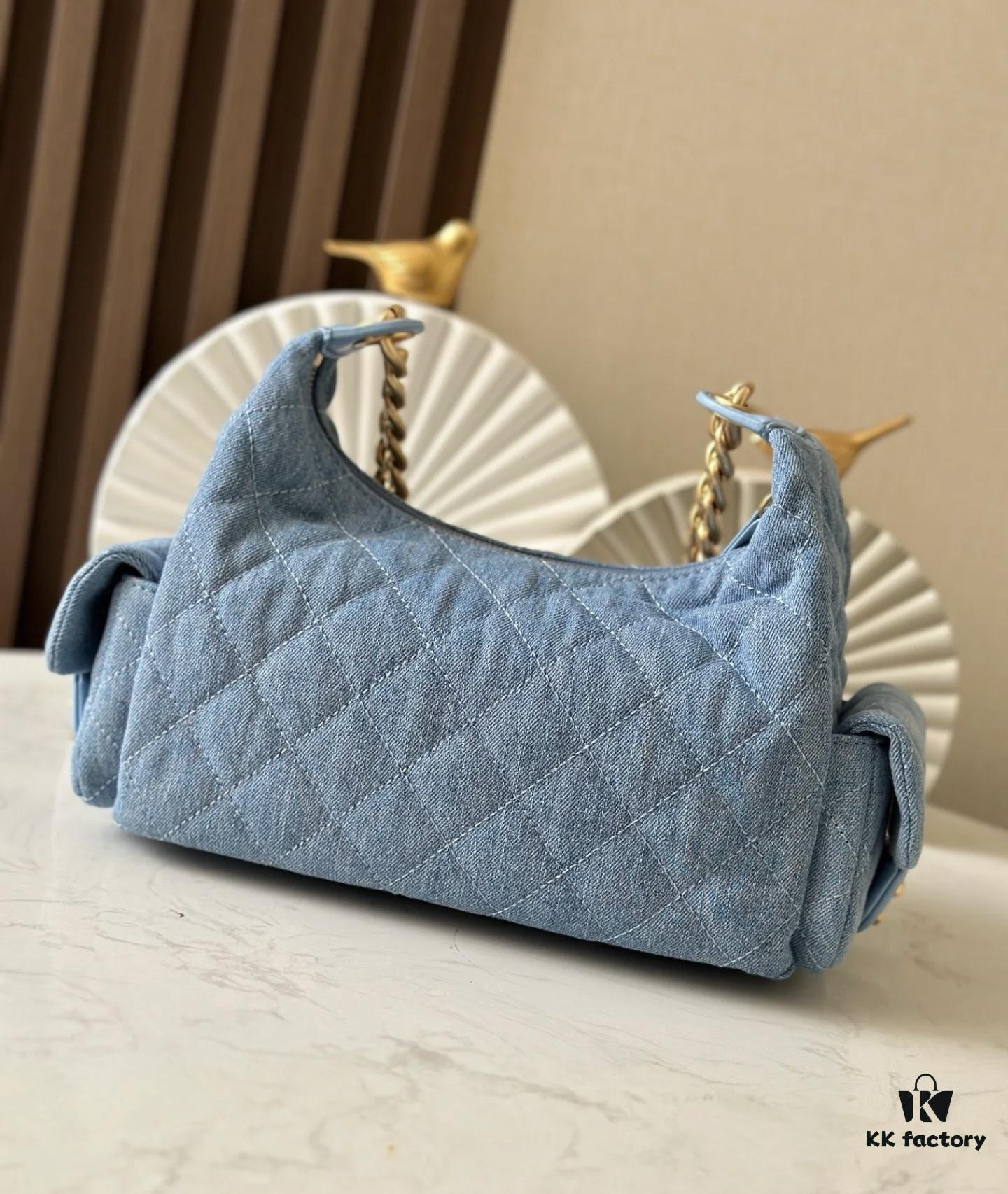 693048b8f09edb6de4c4e0ba CHANEL Denim Bag