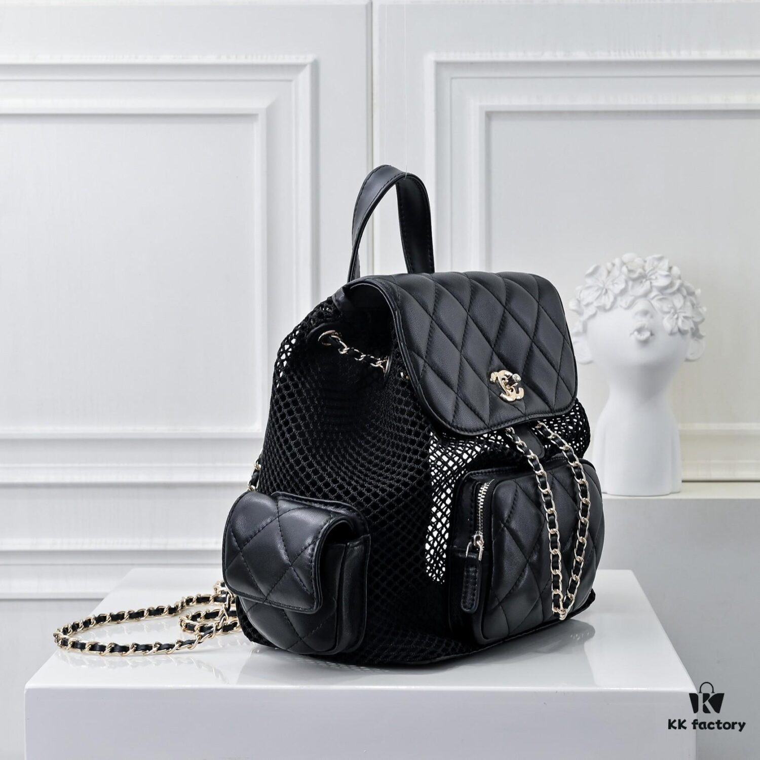 693048d2f09edb6de4c4e0e2 CHANEL 25S Spring/Summer Bestseller Series - Chanel Mesh Netting Bag
