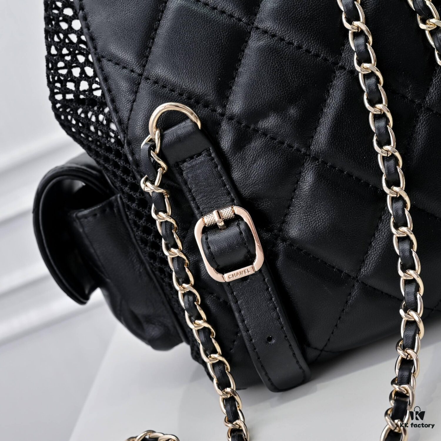 693048d4f09edb6de4c4e0e6 CHANEL 25S Spring/Summer Bestseller Series - Chanel Mesh Netting Bag