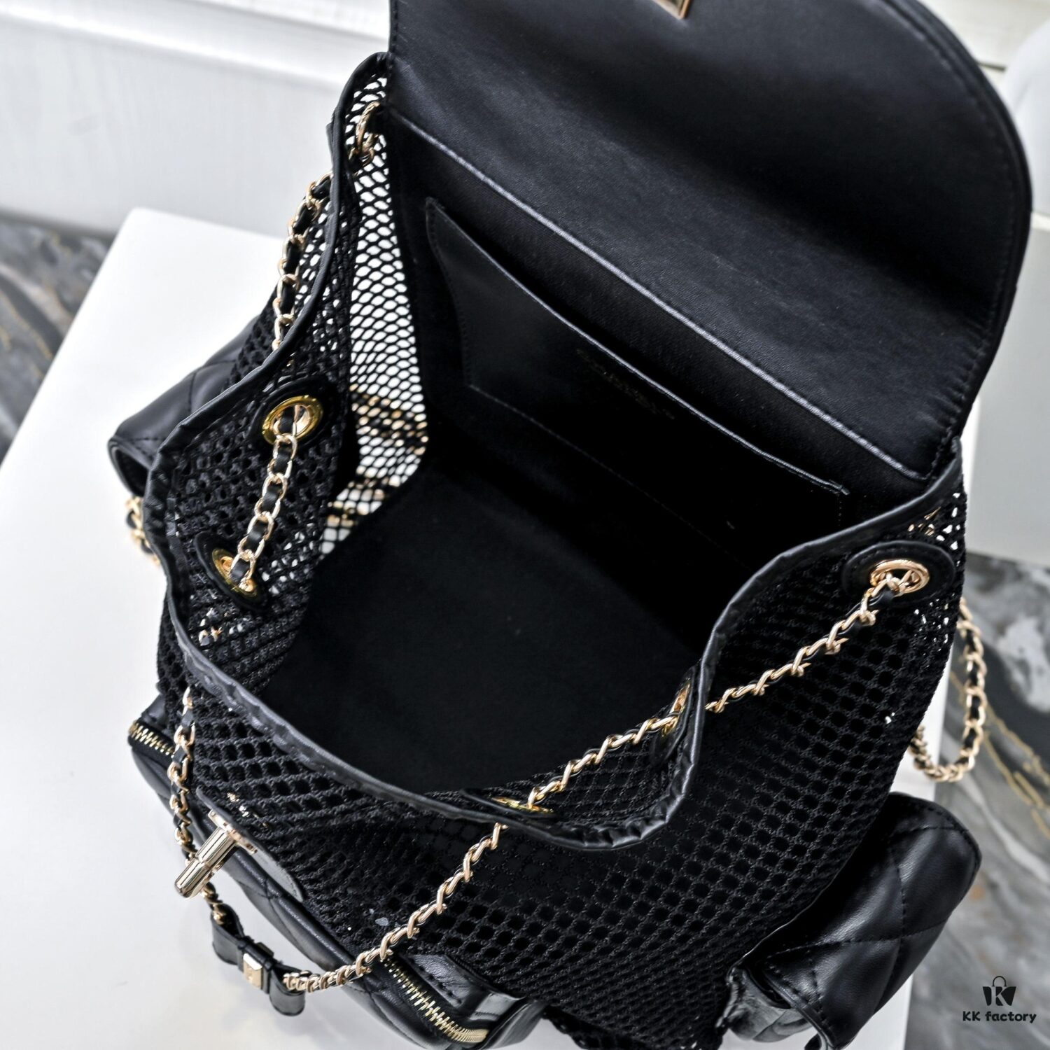 693048d6f09edb6de4c4e0ea CHANEL 25S Spring/Summer Bestseller Series - Chanel Mesh Netting Bag