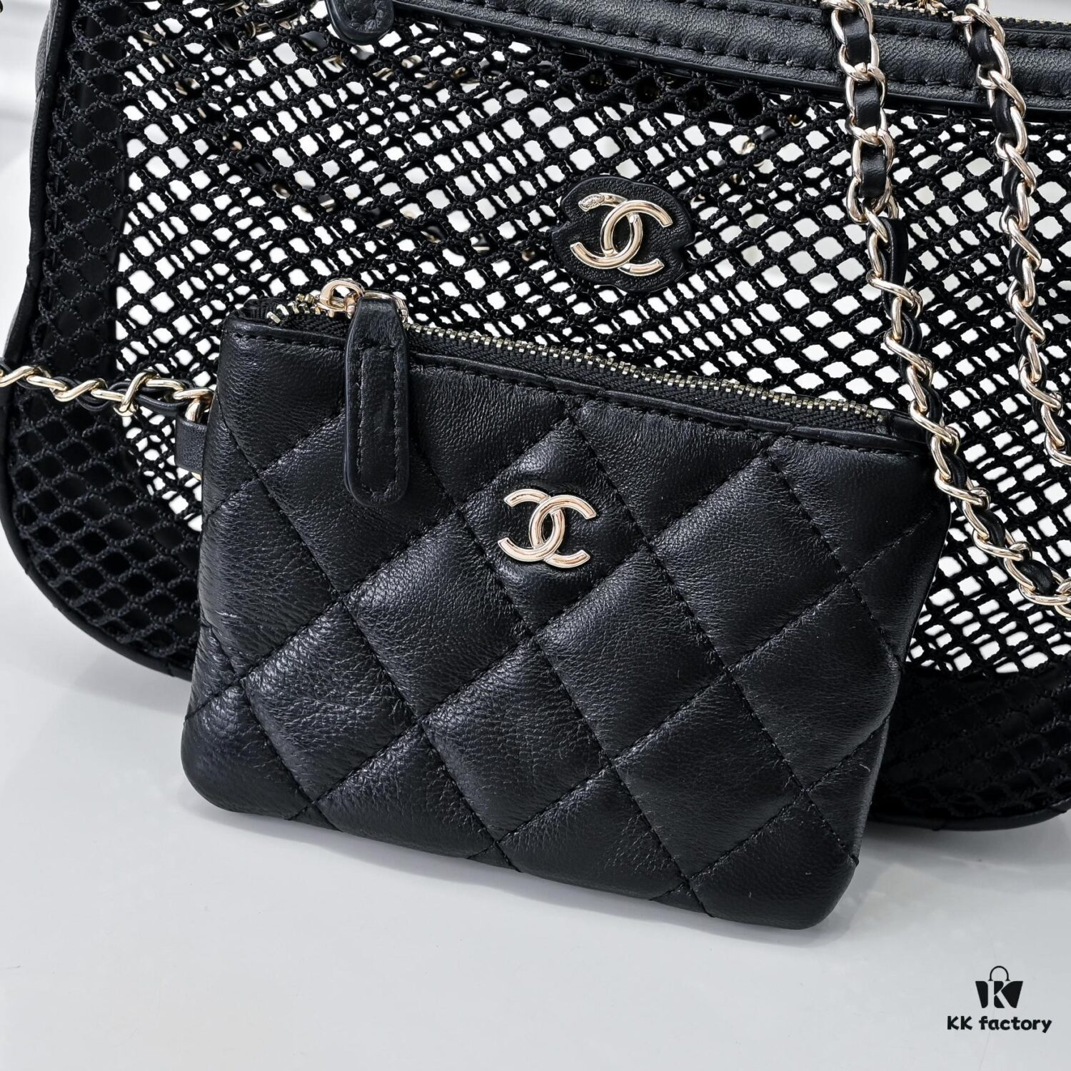 693048e3f09edb6de4c4e0f9 CHANEL 25S Spring/Summer Bestseller Series - Chanel Net Mesh Handbag