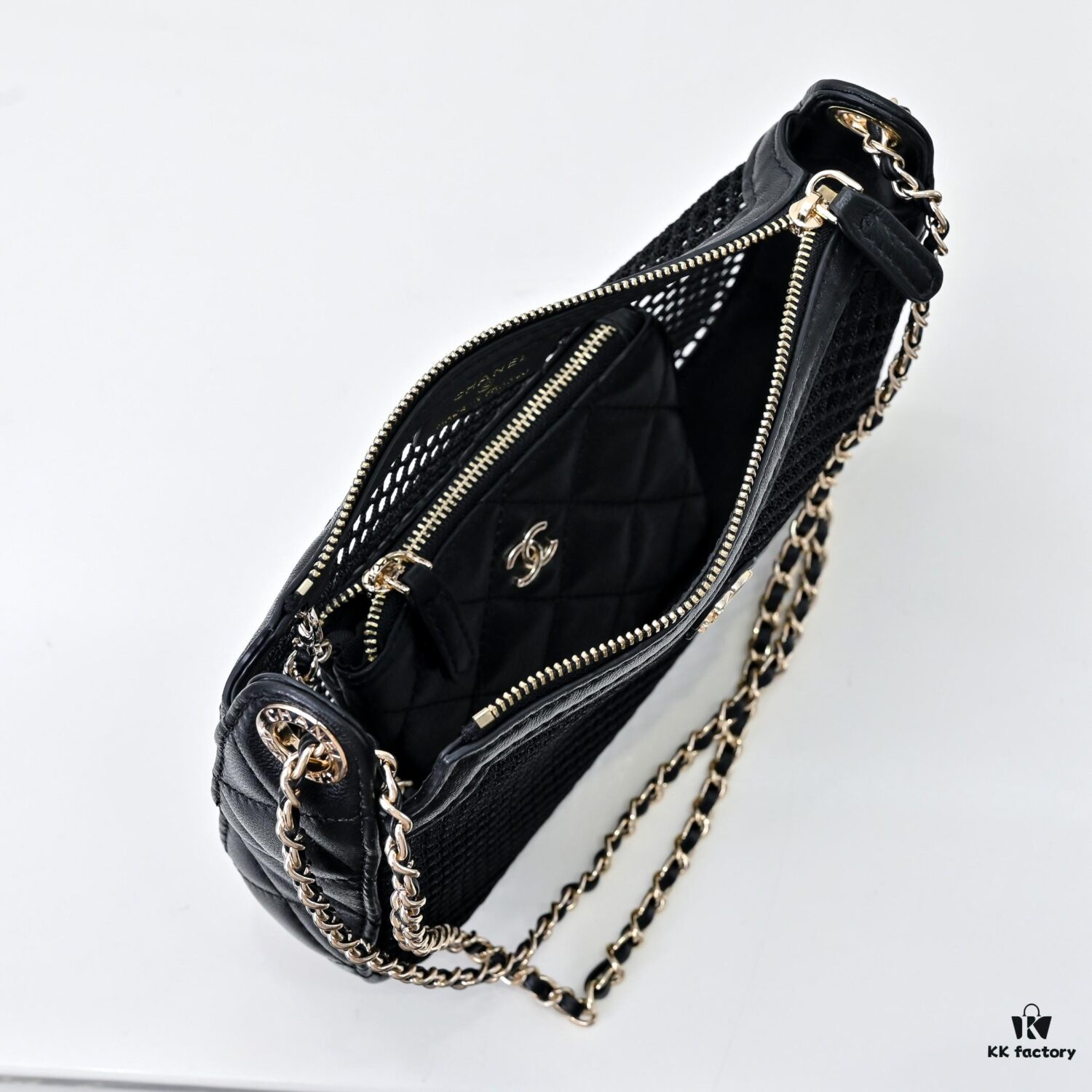 693048e4f09edb6de4c4e0fb CHANEL 25S Spring/Summer Bestseller Series - Chanel Net Mesh Handbag