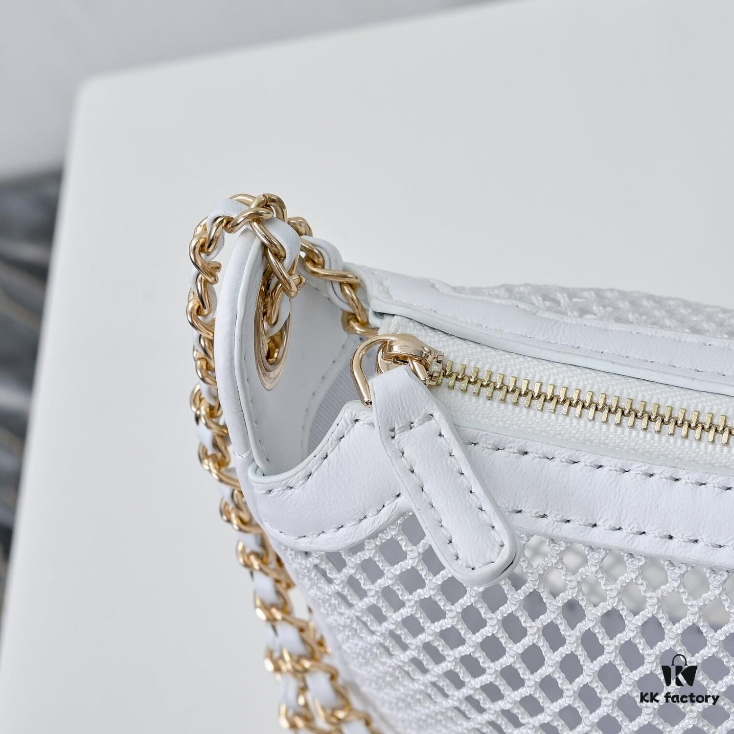 693048e6f09edb6de4c4e100 CHANEL 25S Spring/Summer Bestseller Series - Chanel Net Mesh Handbag