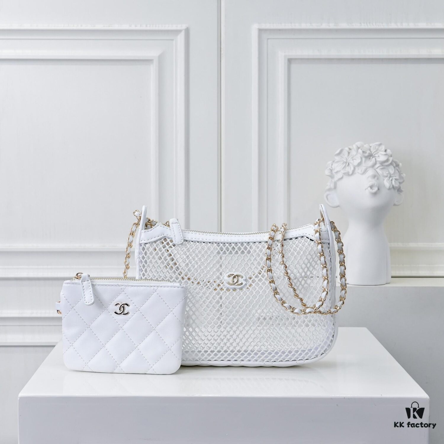 693048e7f09edb6de4c4e101 CHANEL 25S Spring/Summer Bestseller Series - Chanel Net Mesh Handbag