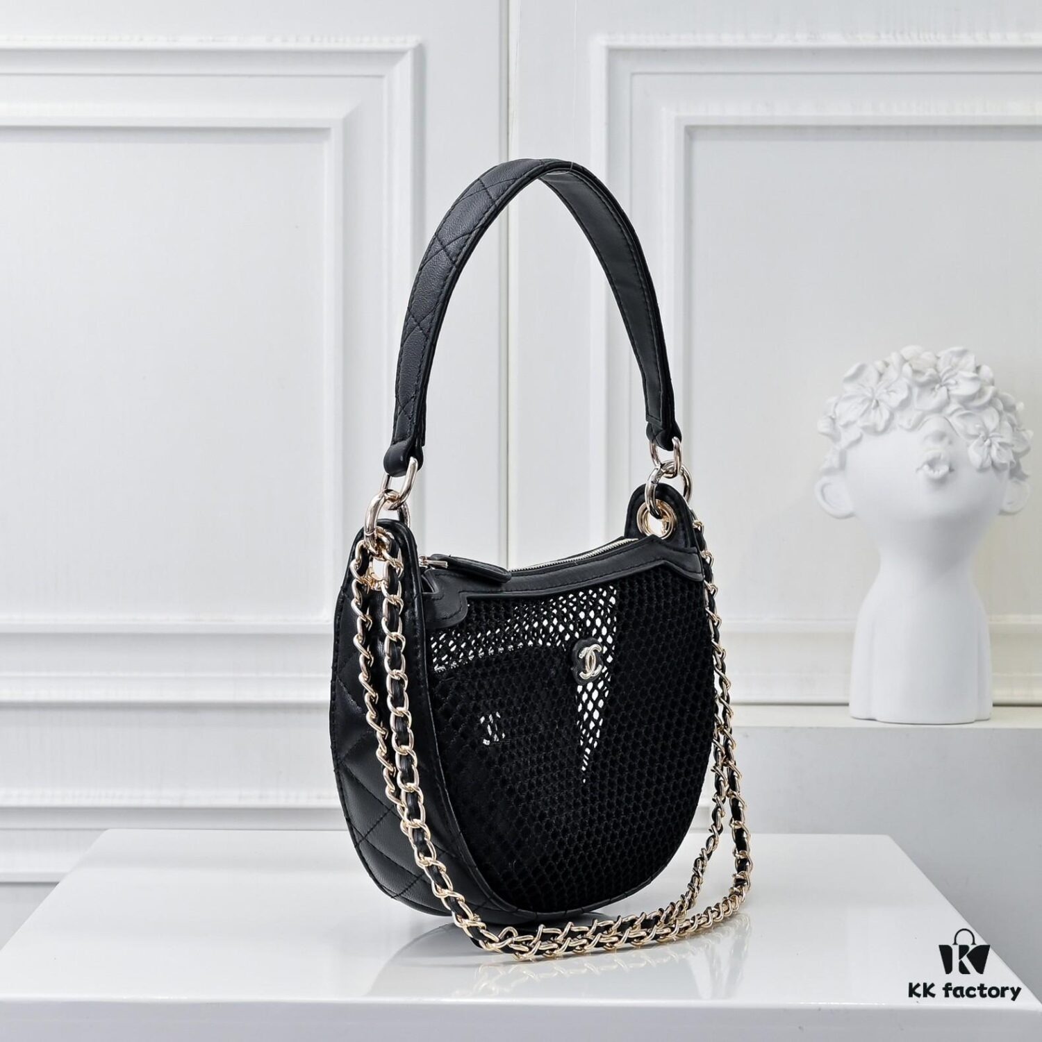 693048eef09edb6de4c4e10b CHANEL 25S Spring/Summer Bestseller Series Mesh Net Bag