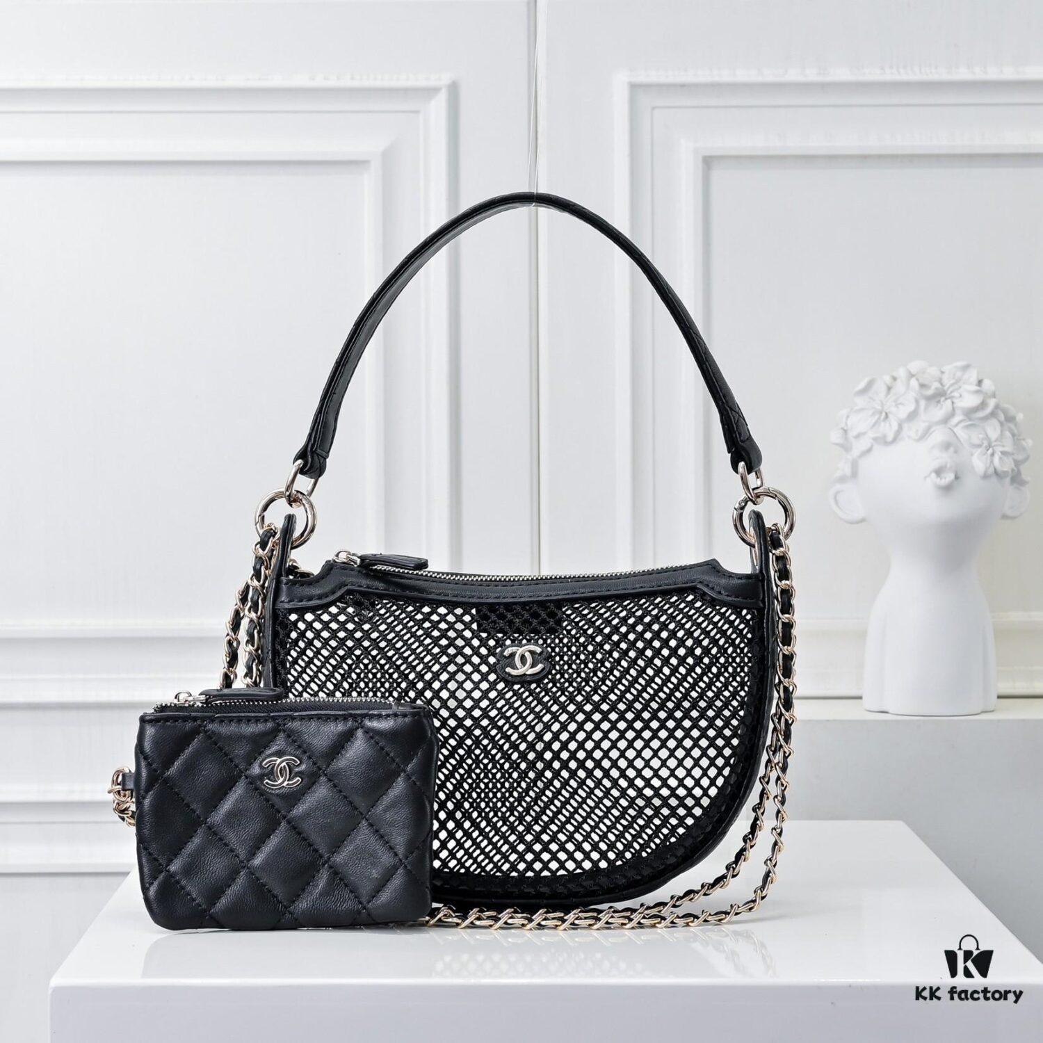 693048eff09edb6de4c4e10c CHANEL 25S Spring/Summer Bestseller Series Mesh Net Bag