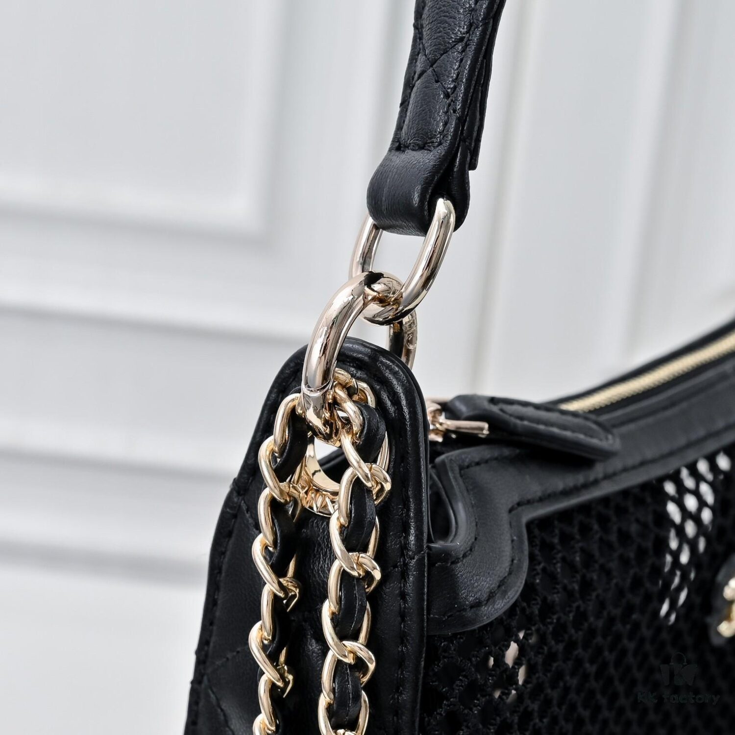 693048f2f09edb6de4c4e110 CHANEL 25S Spring/Summer Bestseller Series Mesh Net Bag