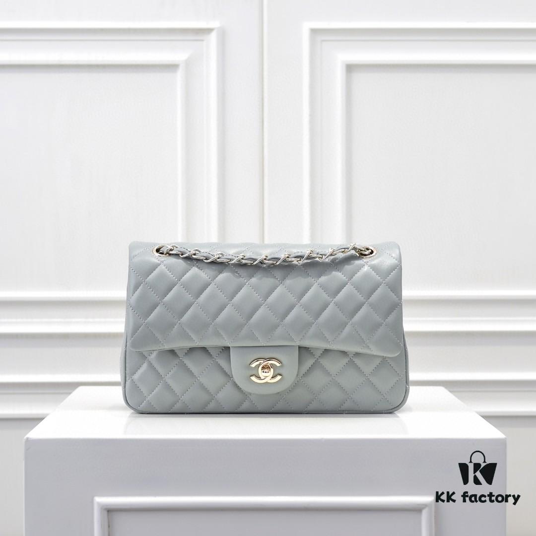 693048f7f09edb6de4c4e11c CHANEL Classic Crossbody Bag Summer Collection with Original Hardware