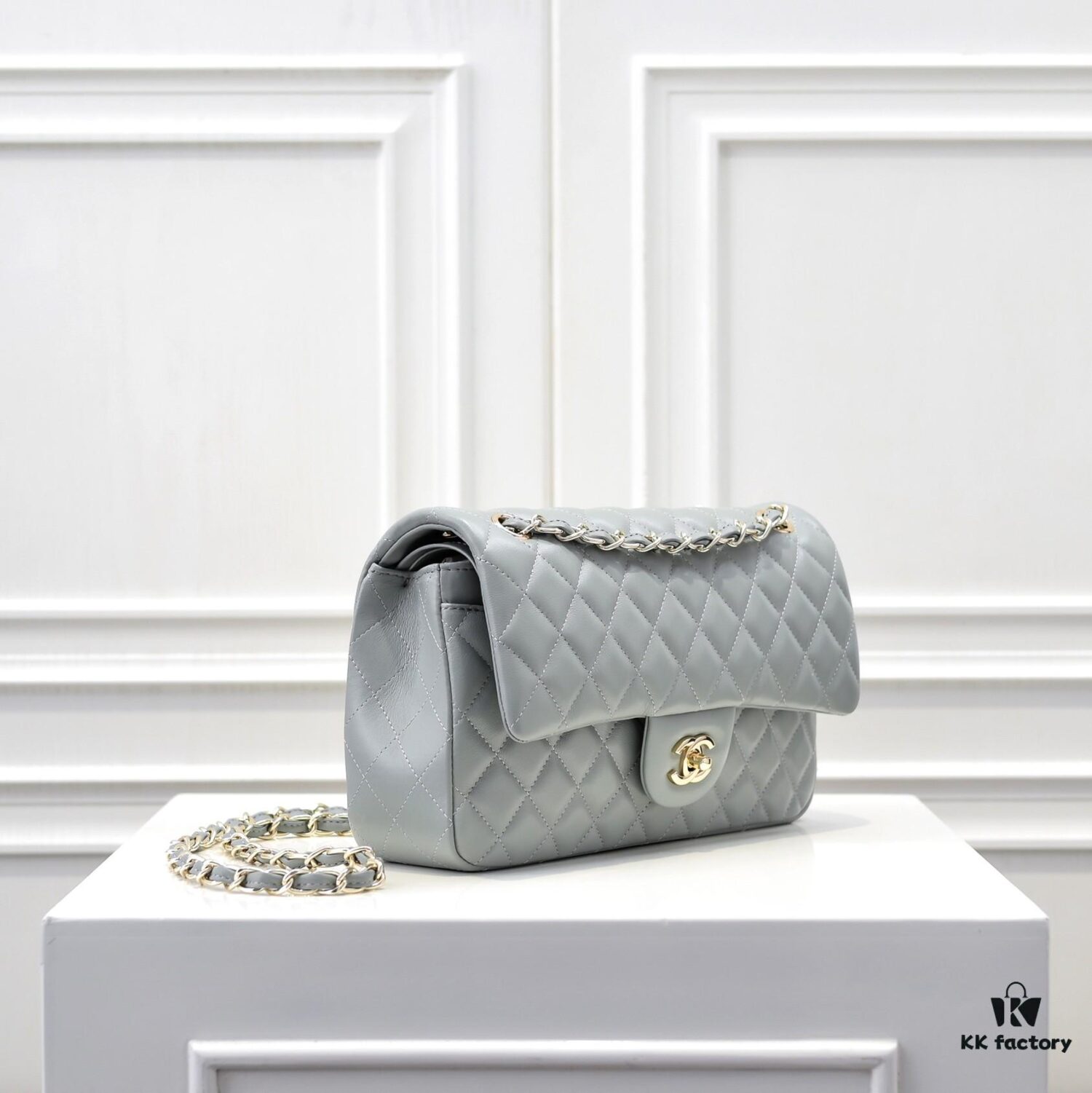 693048faf09edb6de4c4e120 CHANEL Lambskin Classic Crossbody Bag with Red Interior, Summer Style 1112