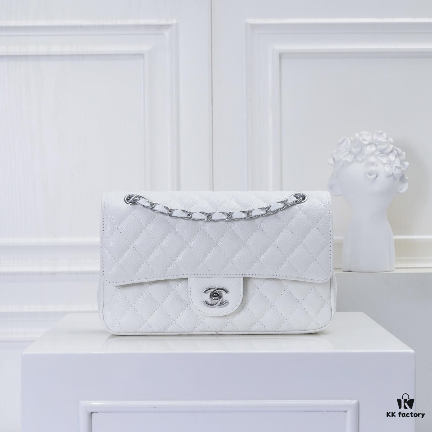 6930498cf09edb6de4c4e1dc Chanel Classic Flap Bag CF2.55, Ultimate Luxury Item, Top-Tier Caviar Grain Calfskin with Genuine 24K Gold Hardware