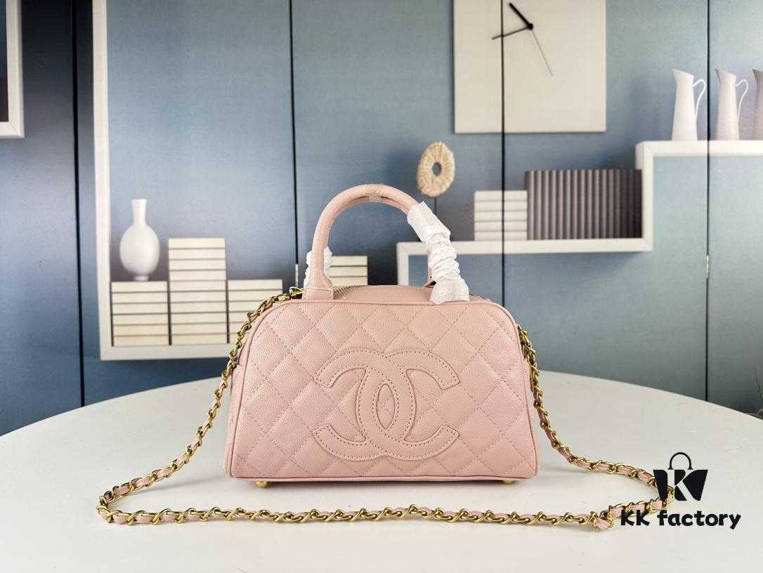 69304999f09edb6de4c4e1f5 New Arrival Jennie Same Style Chanel Bowling Bag Black Why Is It So Popular?