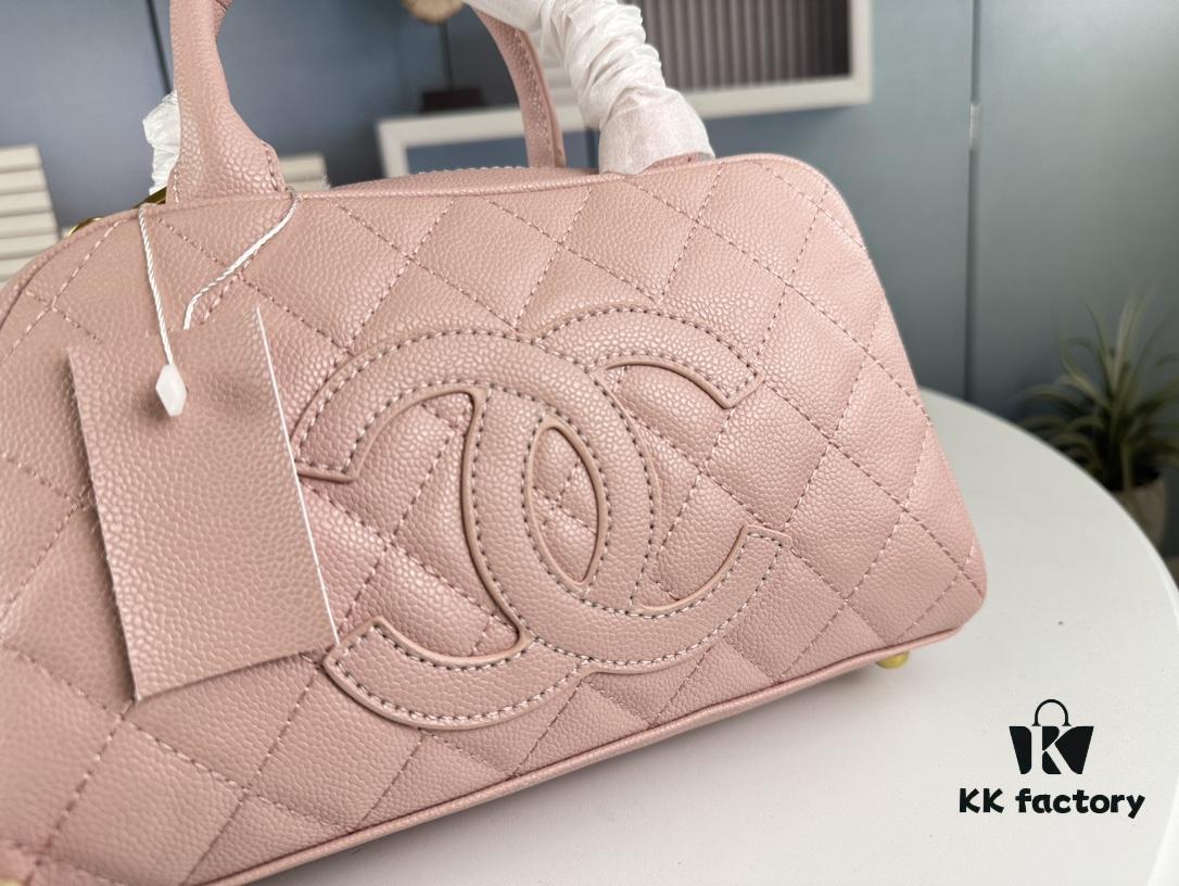 6930499cf09edb6de4c4e1fa New Arrival Jennie Same Style Chanel Bowling Bag Black Why Is It So Popular?
