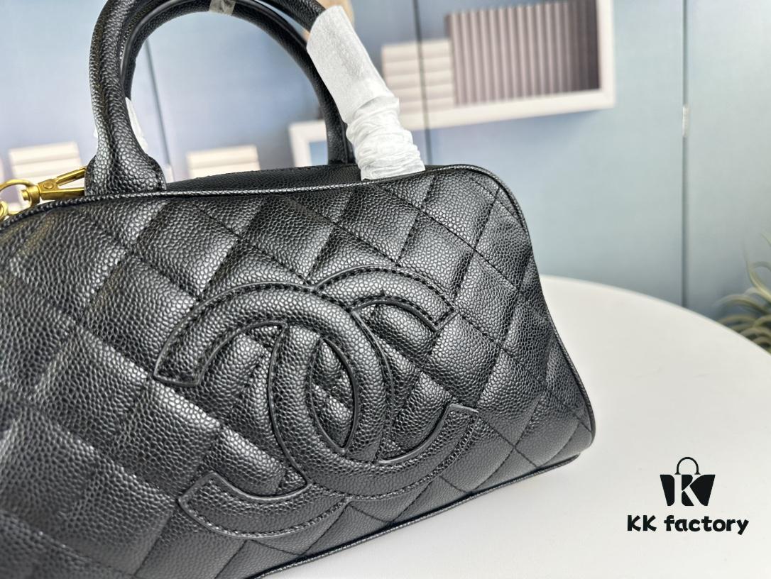 693049a1f09edb6de4c4e201 New Arrival Batch Jennie's Same Style Chanel Bowling Bag in Black – Why Is It So Popular?