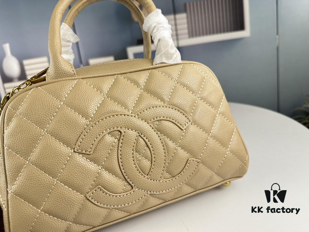 693049a6f09edb6de4c4e20a New Arrival Wholesale Jennie Same Style Chanel Bowling Bag in Black – Why Is It So Popular?