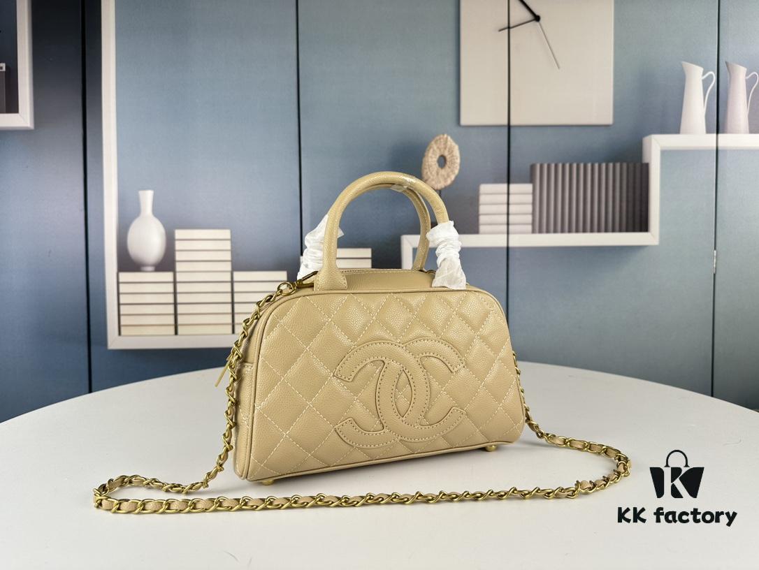 693049a6f09edb6de4c4e20b New Arrival Wholesale Jennie Same Style Chanel Bowling Bag in Black – Why Is It So Popular?