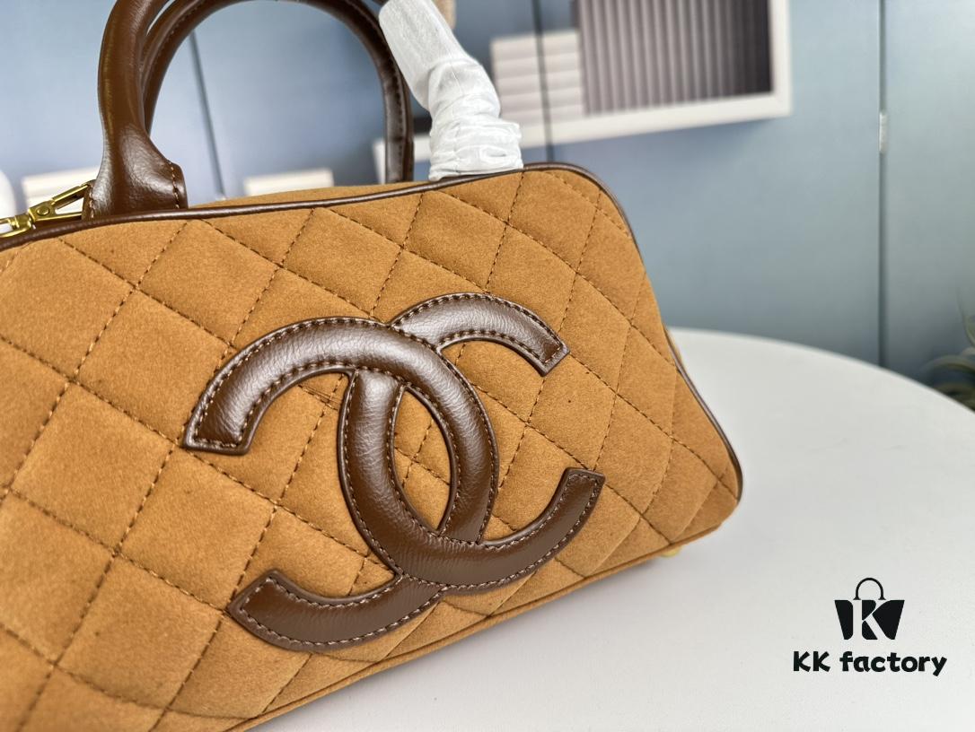 693049aaf09edb6de4c4e210 New Arrival Wholesale Jennie Same Style Chanel Bowling Bag in Black – Why Is It So Popular?