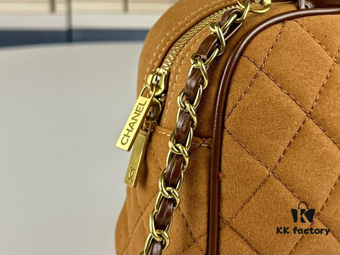 693049adf09edb6de4c4e214 New Arrival Wholesale Jennie Same Style Chanel Bowling Bag in Black – Why Is It So Popular?