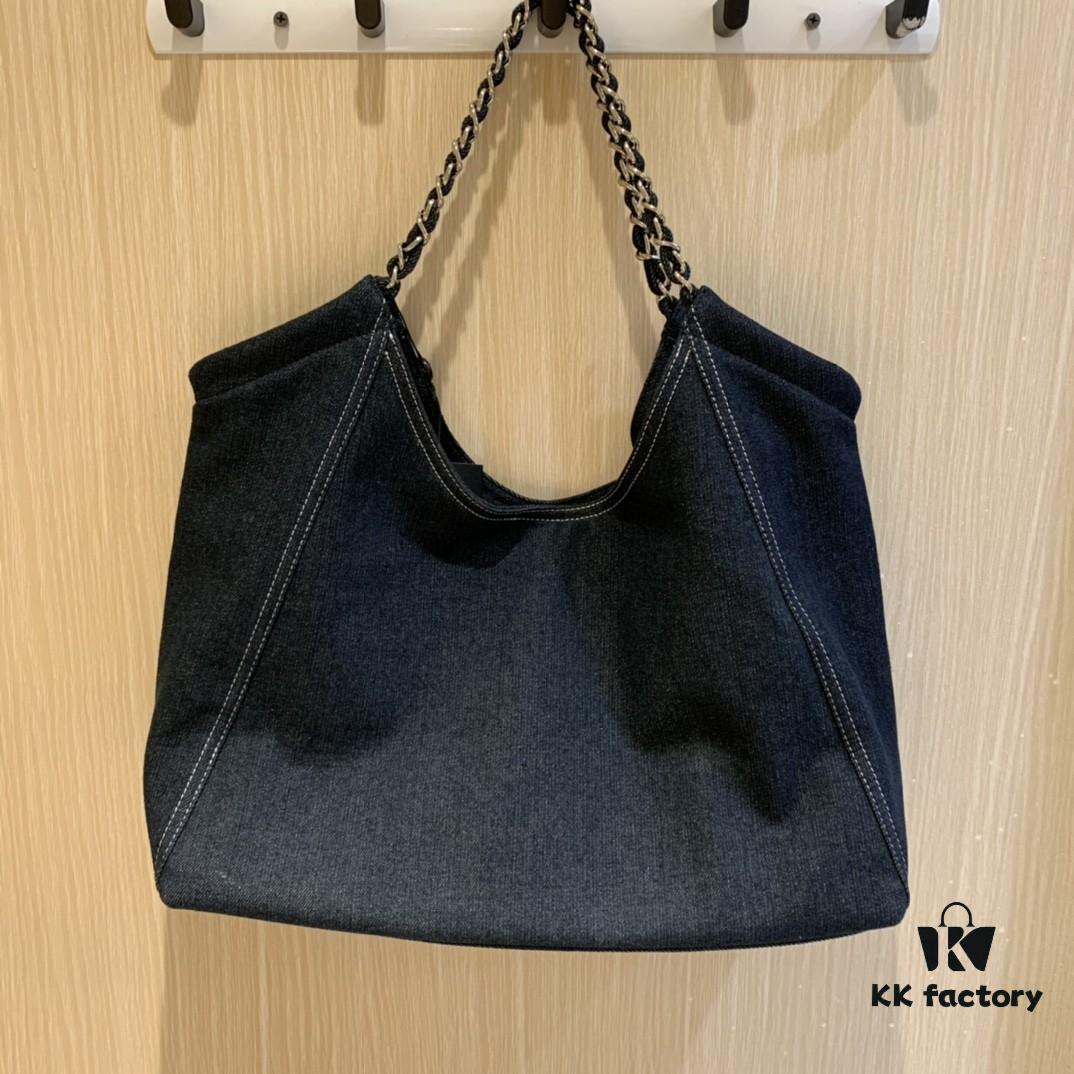 Xiaoxiang Home Chanel Denim Crossbody Tote Bag [CHANEL] 2024 New Trendy Fashionable Popular Style, Perfectly Designed to Capture Girls' Hearts, Chanel Denim Collection, Large Capacity, Lightweight, Flattering for Everyone, Must-Have for Stylish Women