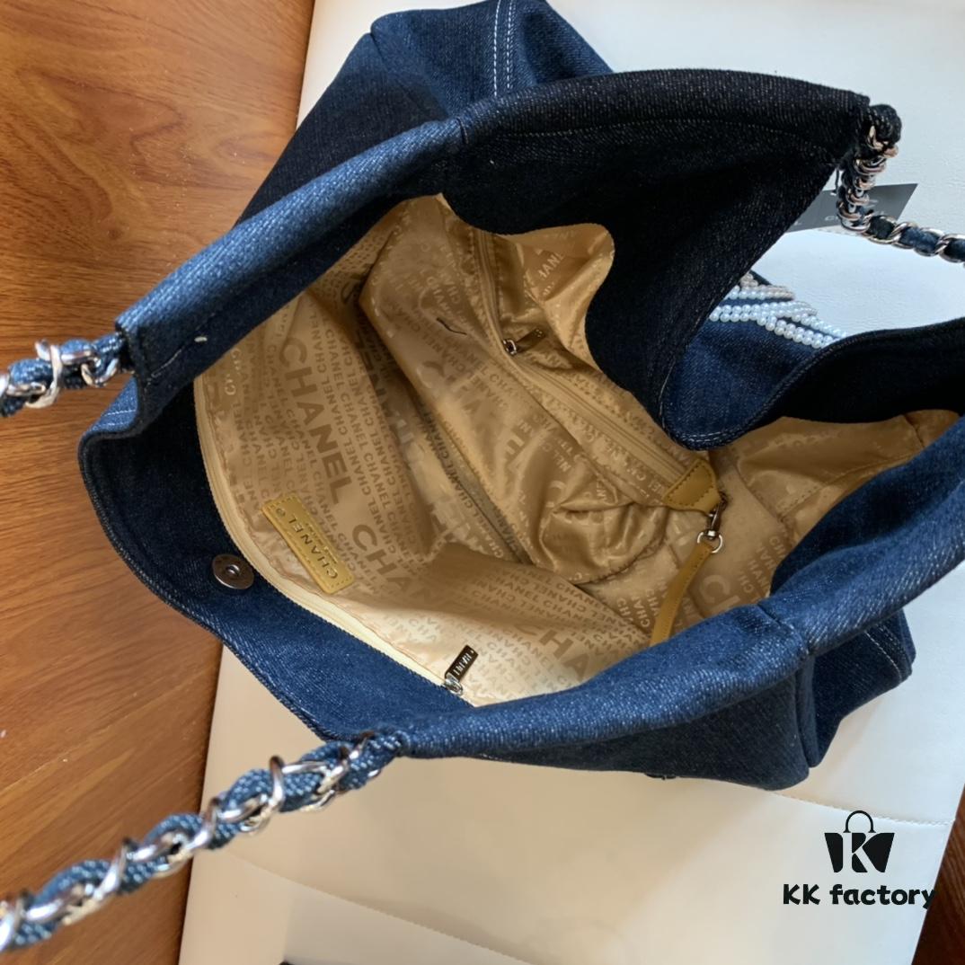693049f8f09edb6de4c4e271 CHANEL Denim Underarm Tote Bag 2024 New Arrival Fashion Trendy Style