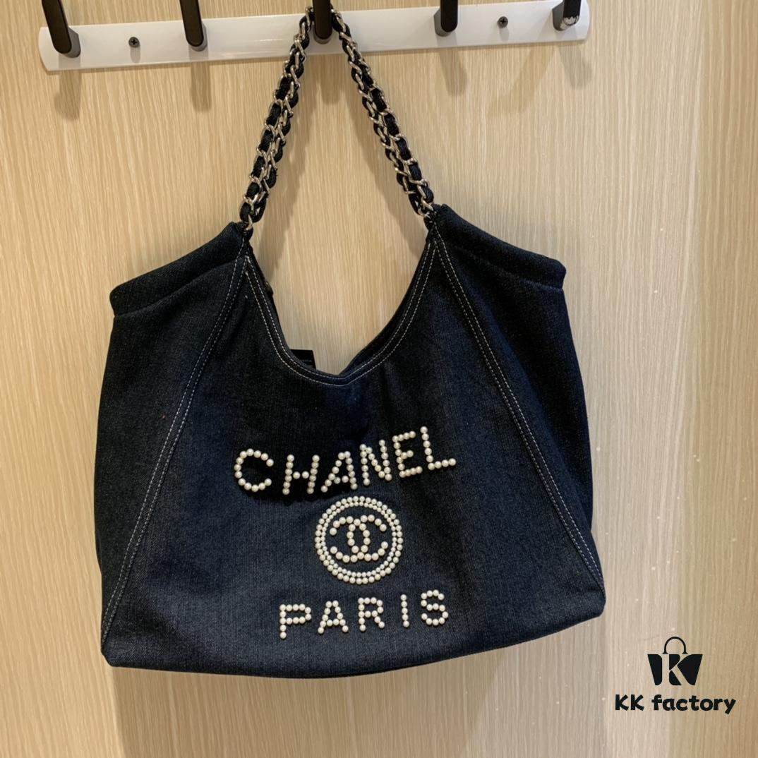 693049f9f09edb6de4c4e273 CHANEL Denim Underarm Tote Bag 2024 New Arrival Fashion Trendy Style