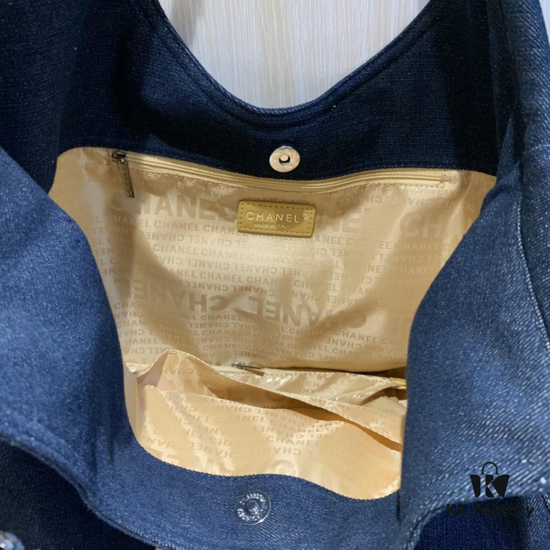 69304a02f09edb6de4c4e27a CHANEL Denim Underarm Tote Bag 2024 New Arrival Fashion Trendy Style